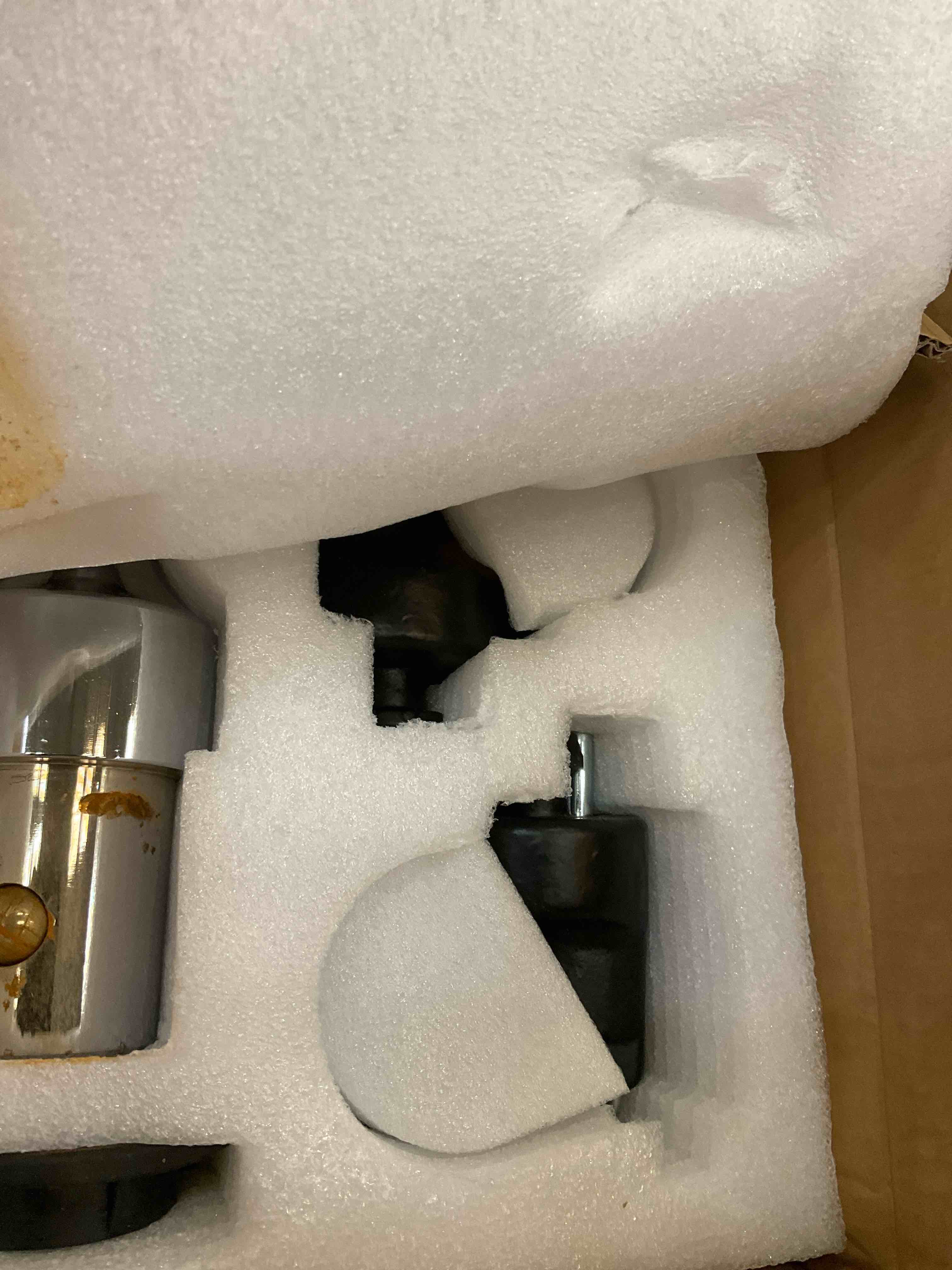 https://s3.amazonaws.com/lotting-images-prod/BargainHunt/EXS01218333_1713808012682.jpeg