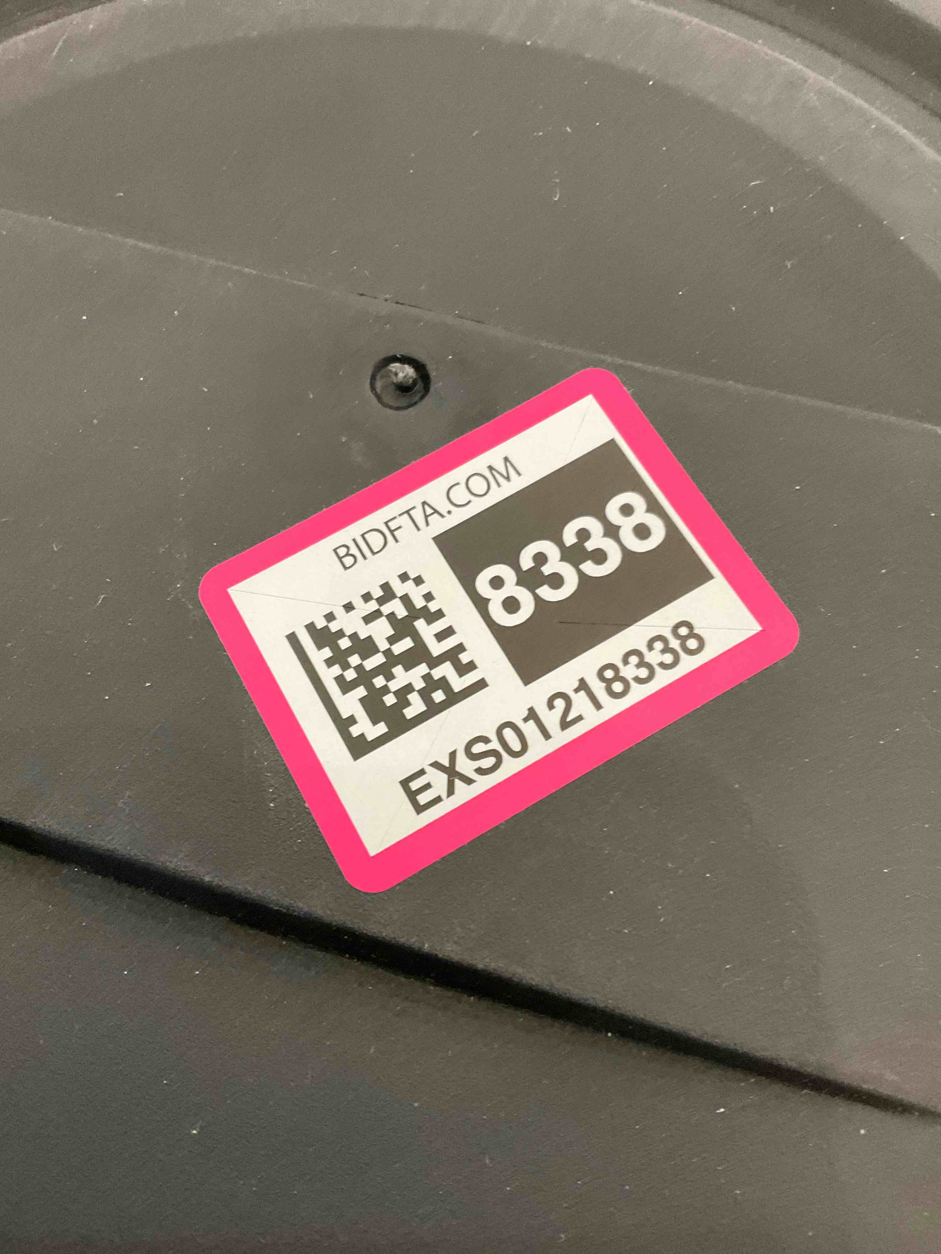 https://s3.amazonaws.com/lotting-images-prod/BargainHunt/EXS01218338_1713810570133.jpeg