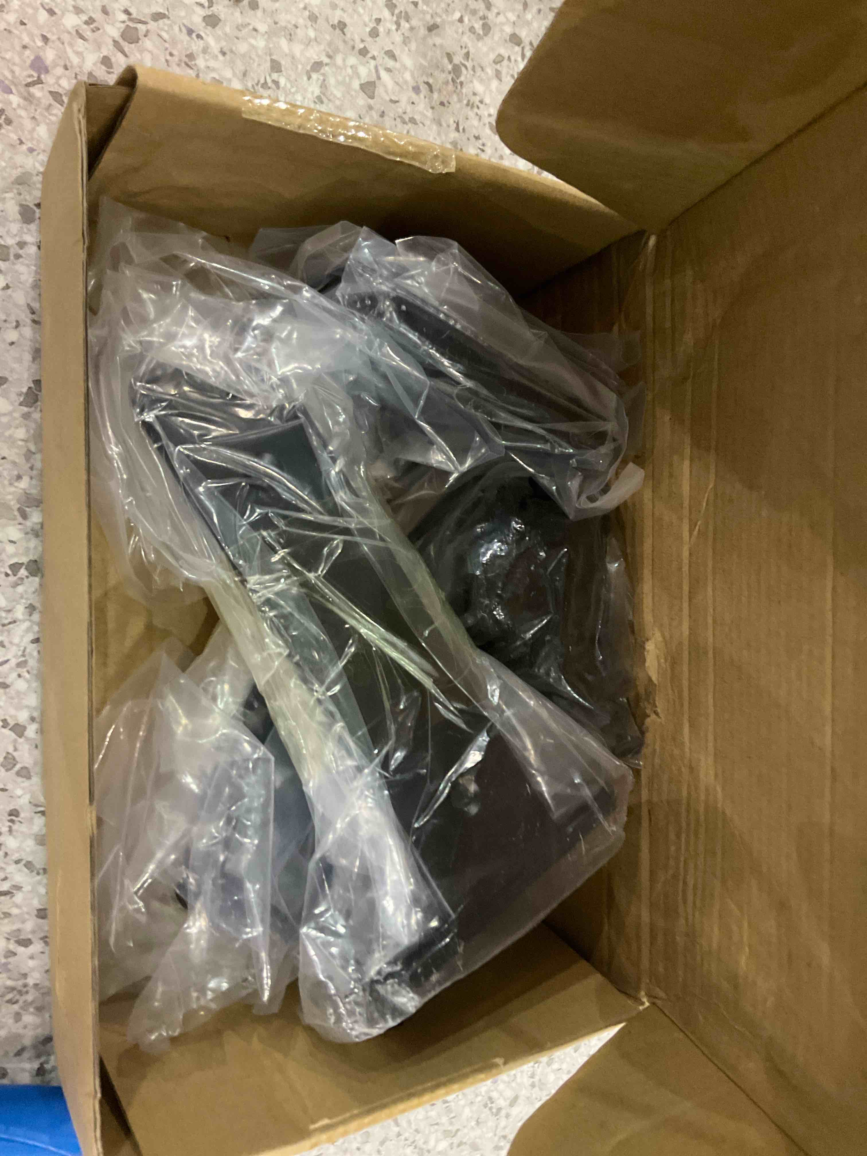 https://s3.amazonaws.com/lotting-images-prod/BargainHunt/EXS01218536_1711466604459.jpeg