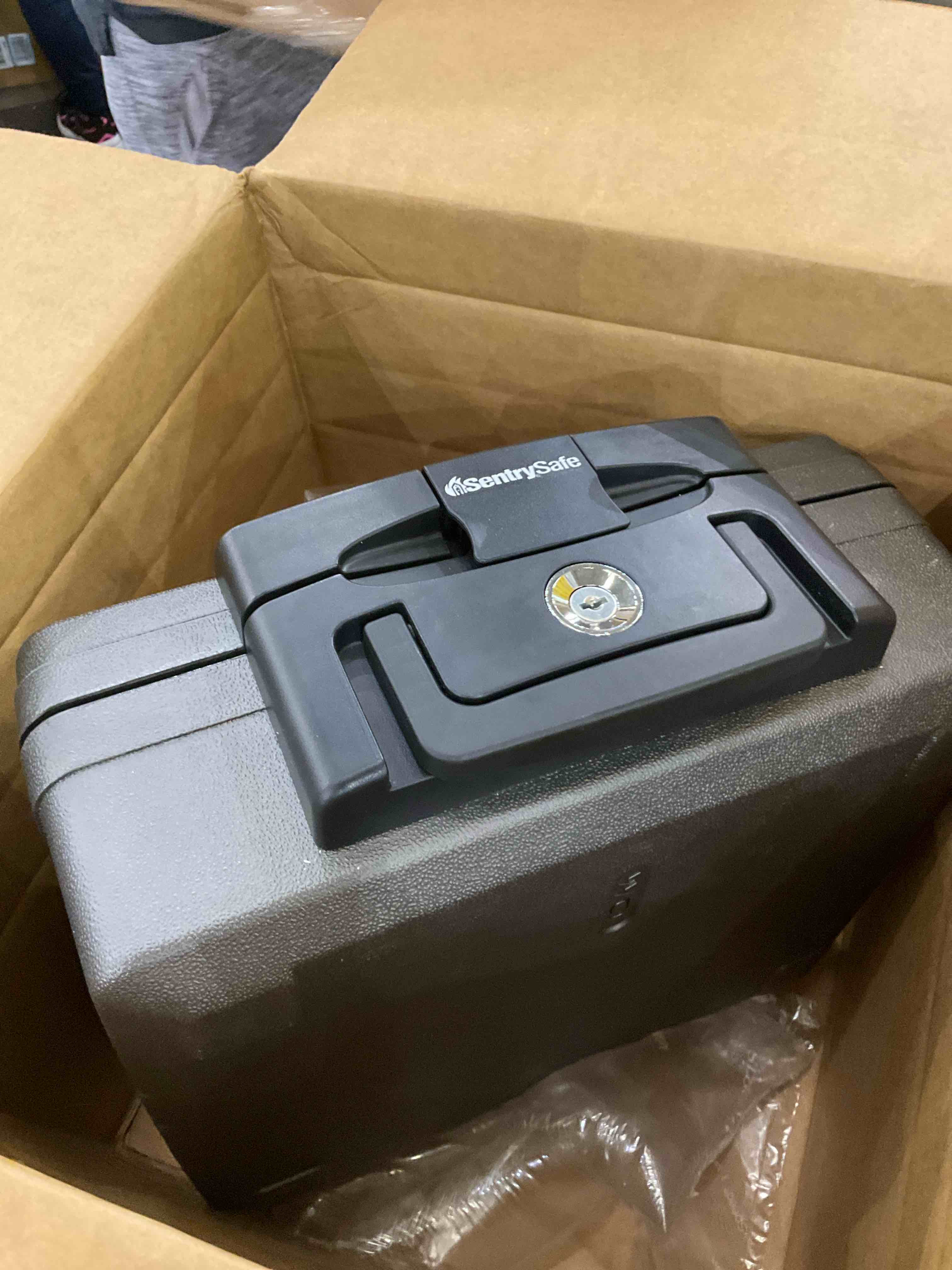 https://s3.amazonaws.com/lotting-images-prod/BargainHunt/EXS01219120_1710341291085.jpeg