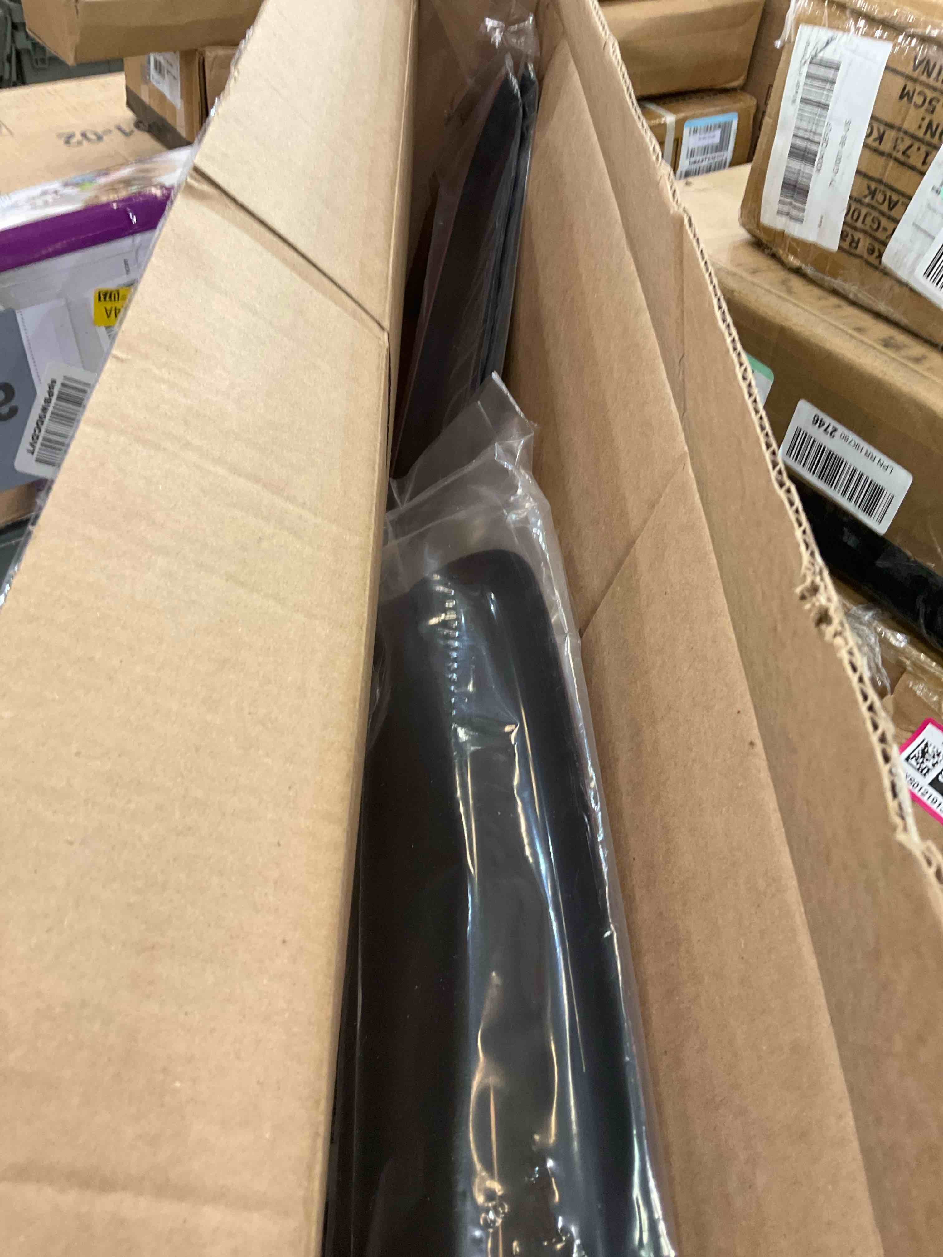 https://s3.amazonaws.com/lotting-images-prod/BargainHunt/EXS01219145_1710343326298.jpeg