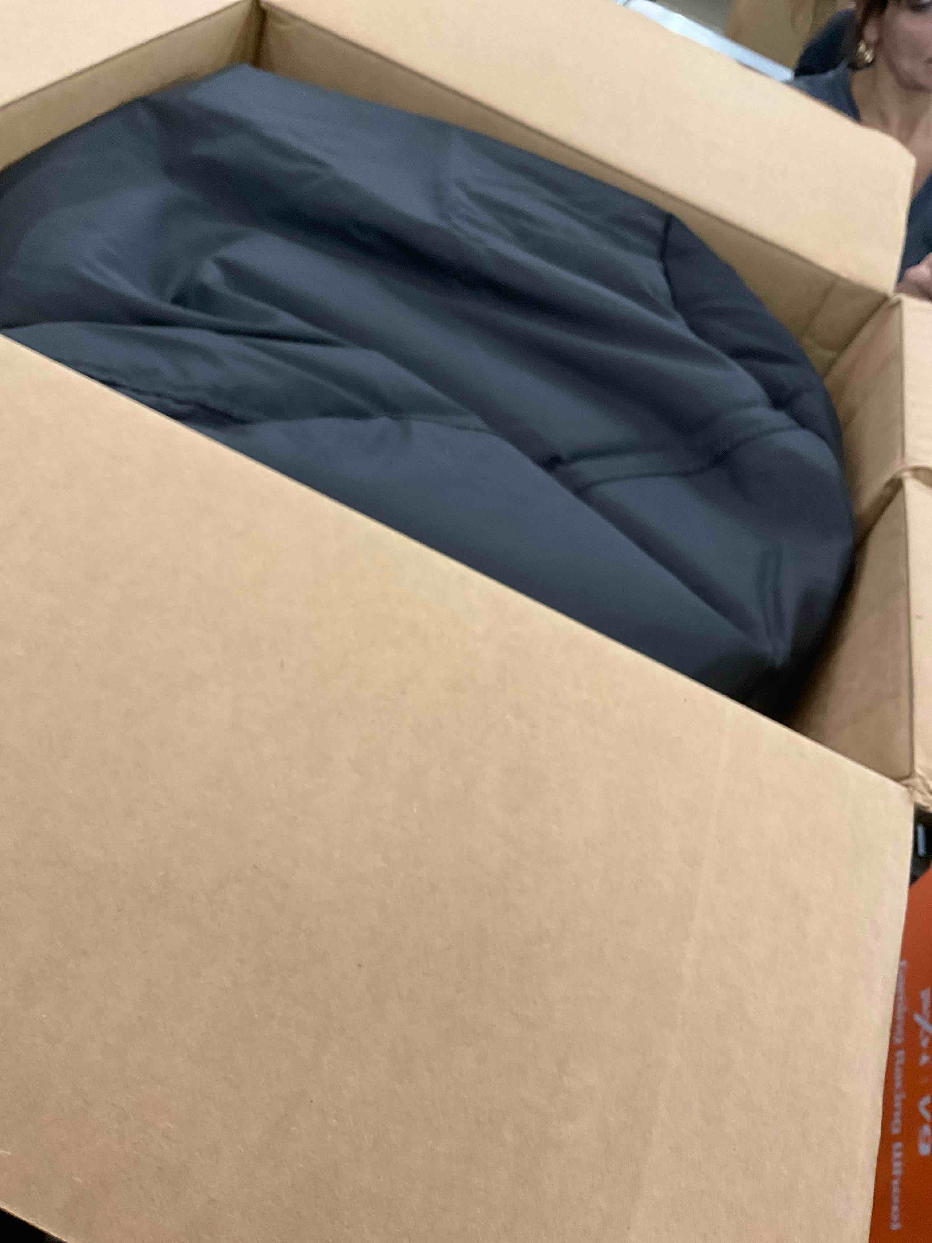 https://s3.amazonaws.com/lotting-images-prod/BargainHunt/EXS01219187_1710354610627.jpeg