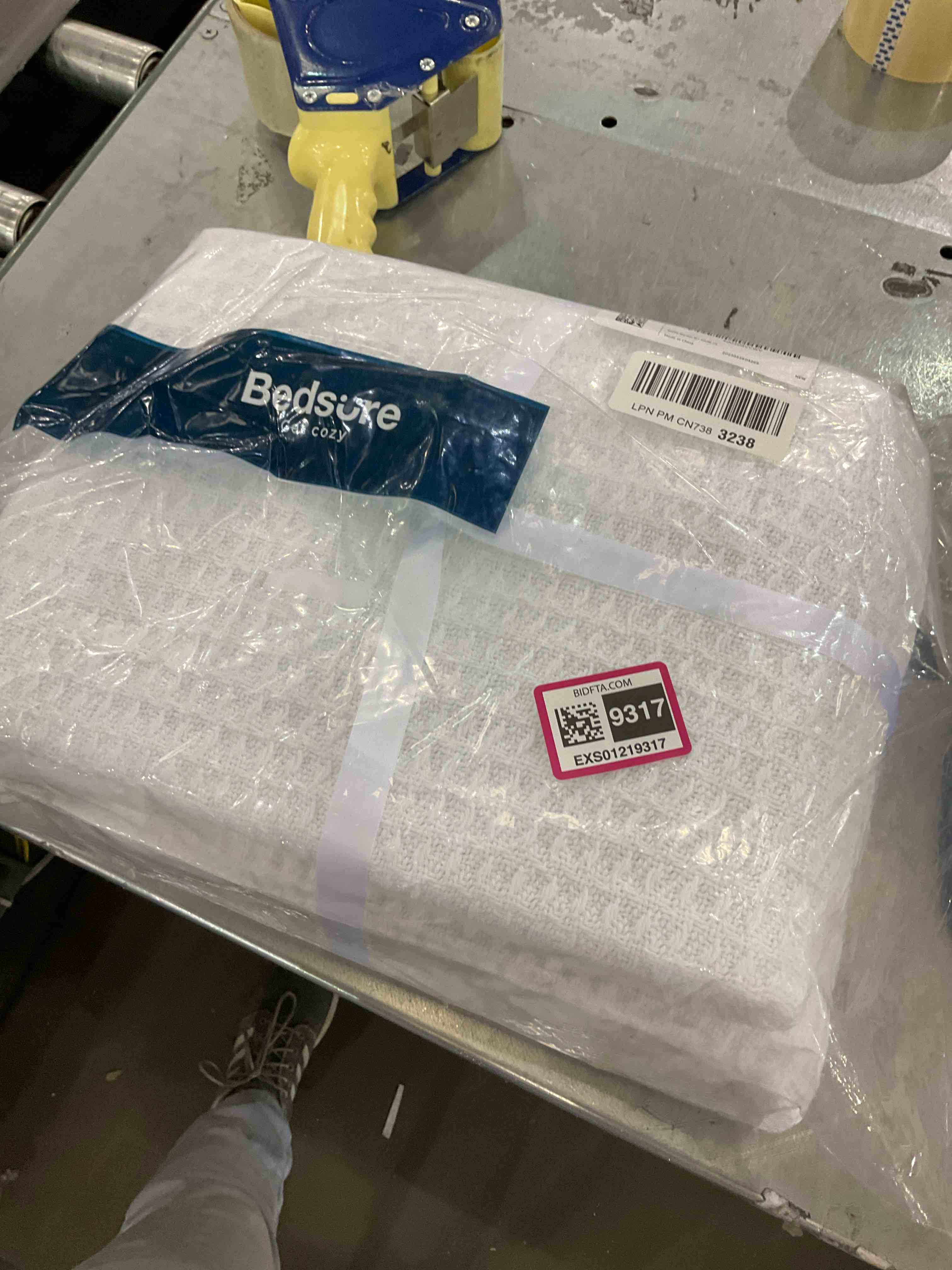 bedsure white cotton blanket 