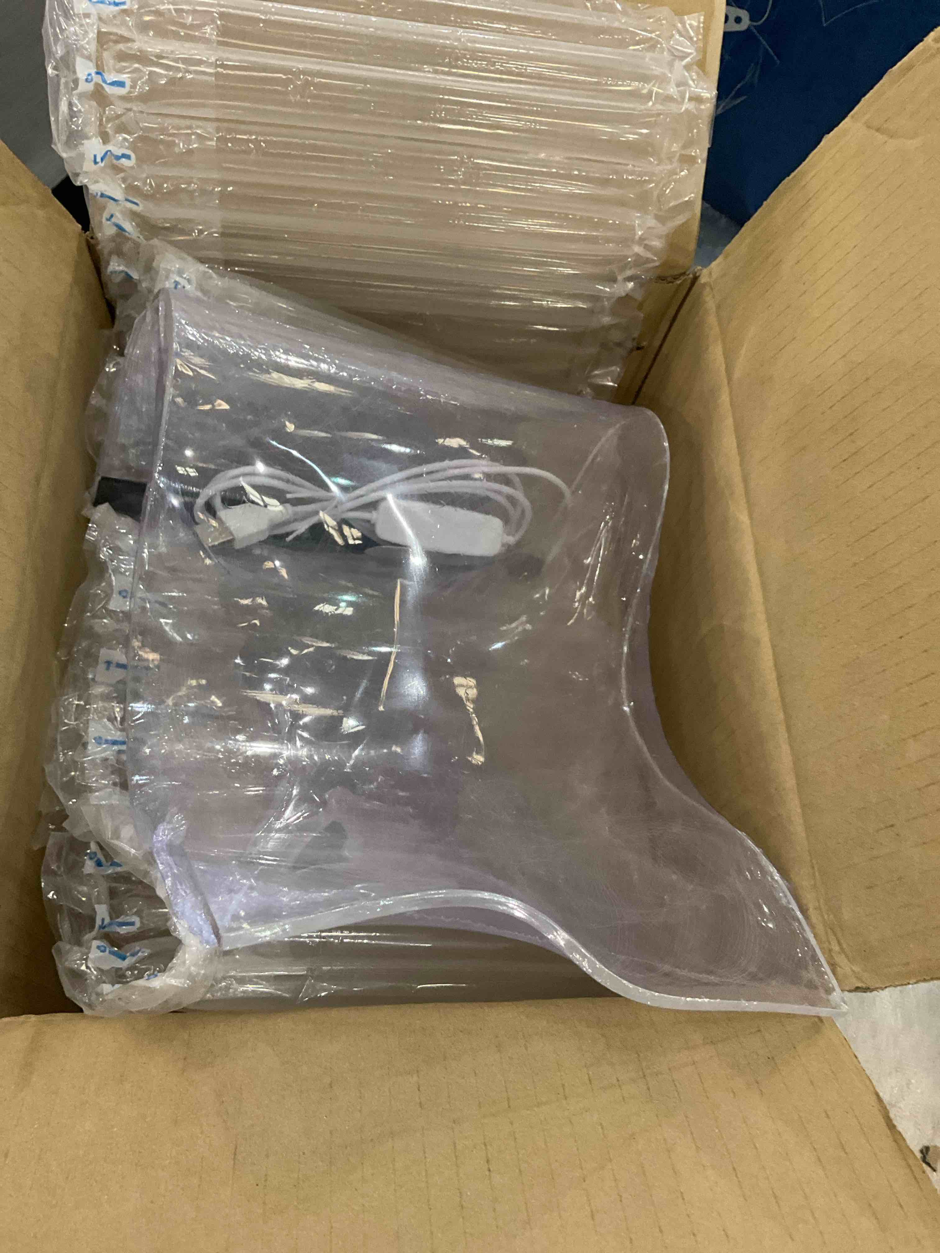 https://s3.amazonaws.com/lotting-images-prod/BargainHunt/EXS01219470_1710514727982.jpeg
