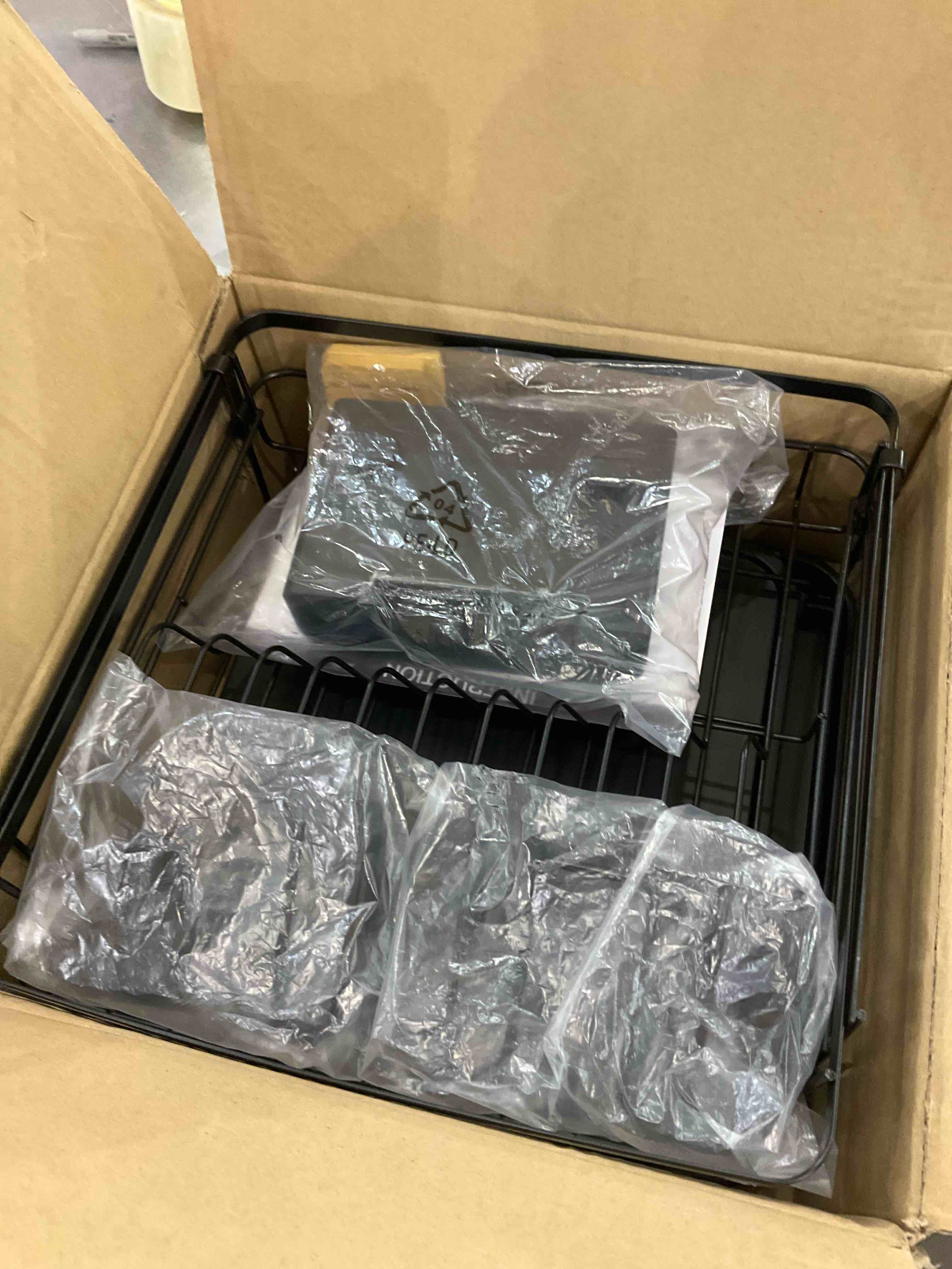 https://s3.amazonaws.com/lotting-images-prod/BargainHunt/EXS01219487_1710516287447.jpeg