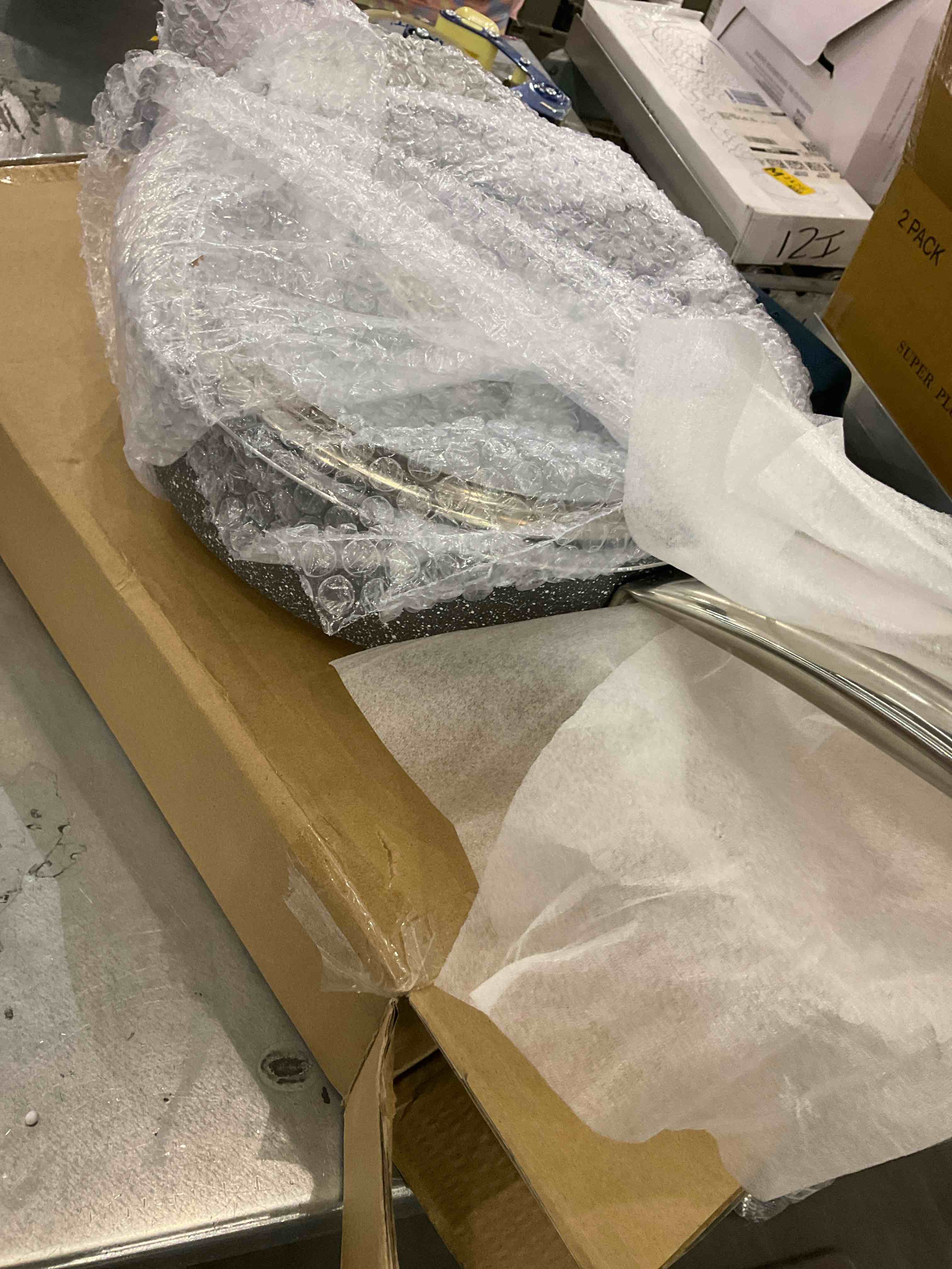 https://s3.amazonaws.com/lotting-images-prod/BargainHunt/EXS01219488_1710516358080.jpeg