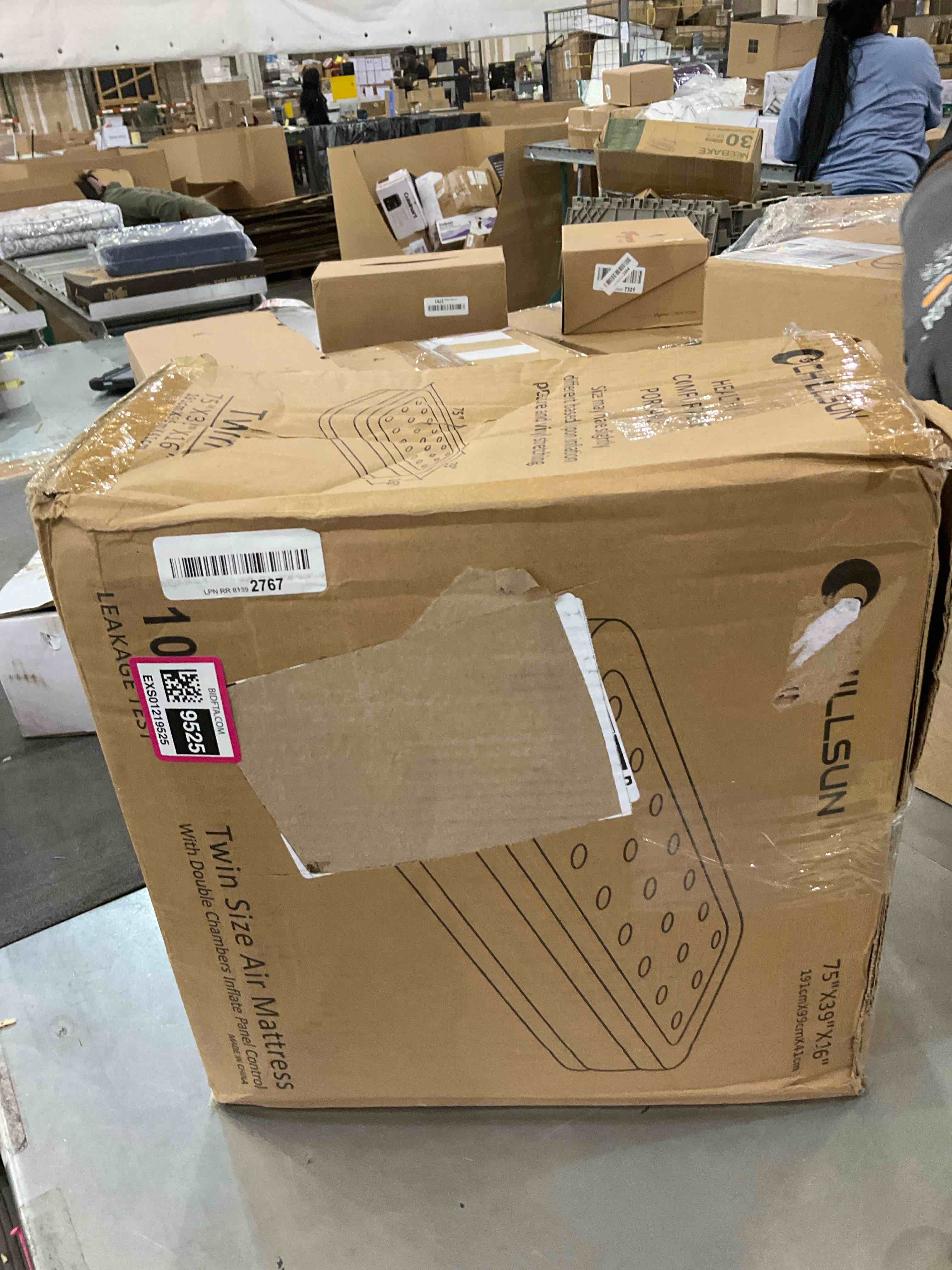 https://s3.amazonaws.com/lotting-images-prod/BargainHunt/EXS01219525_1710948542120.jpeg
