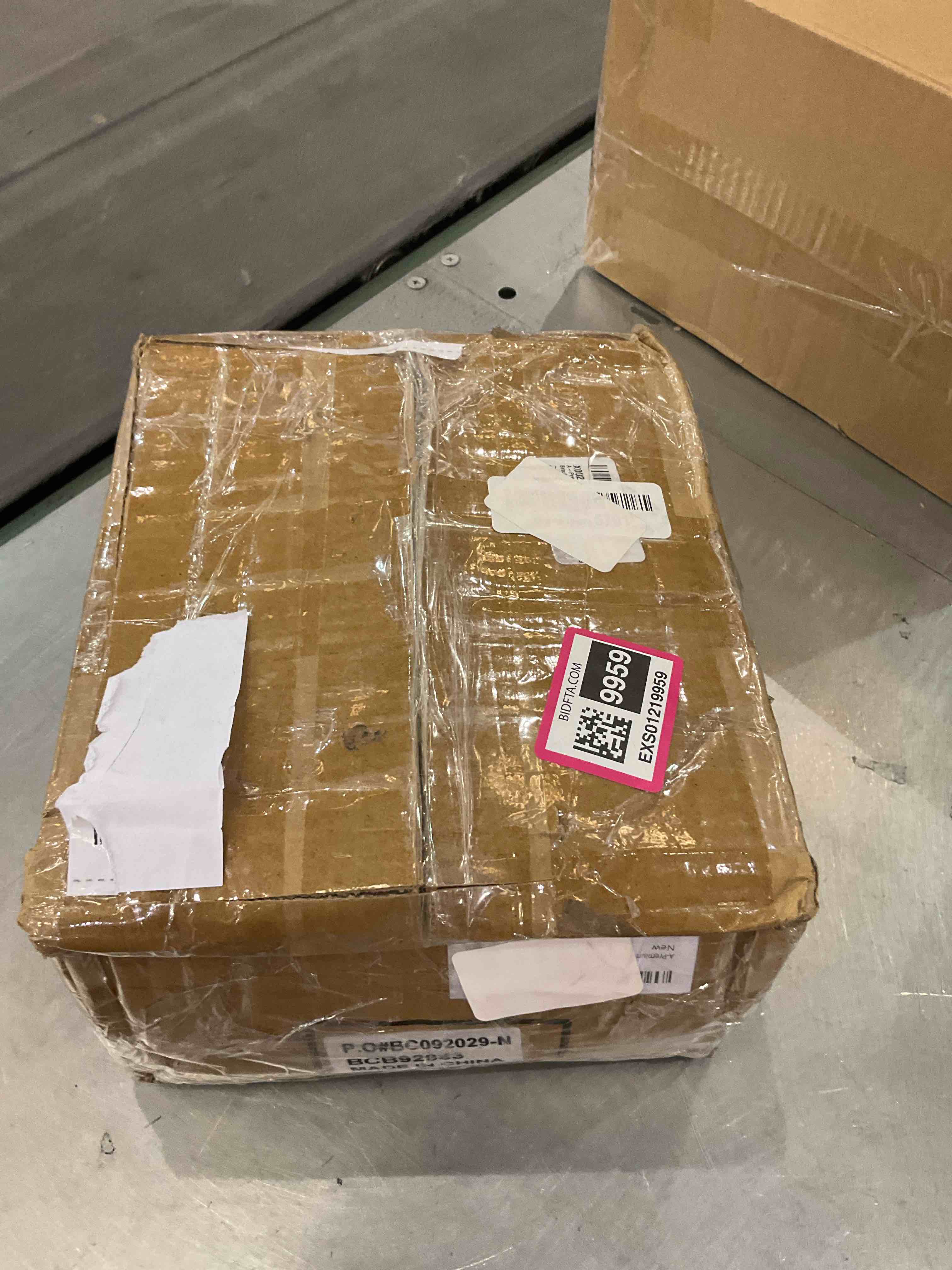 https://s3.amazonaws.com/lotting-images-prod/BargainHunt/EXS01219959_1711386123910.jpeg