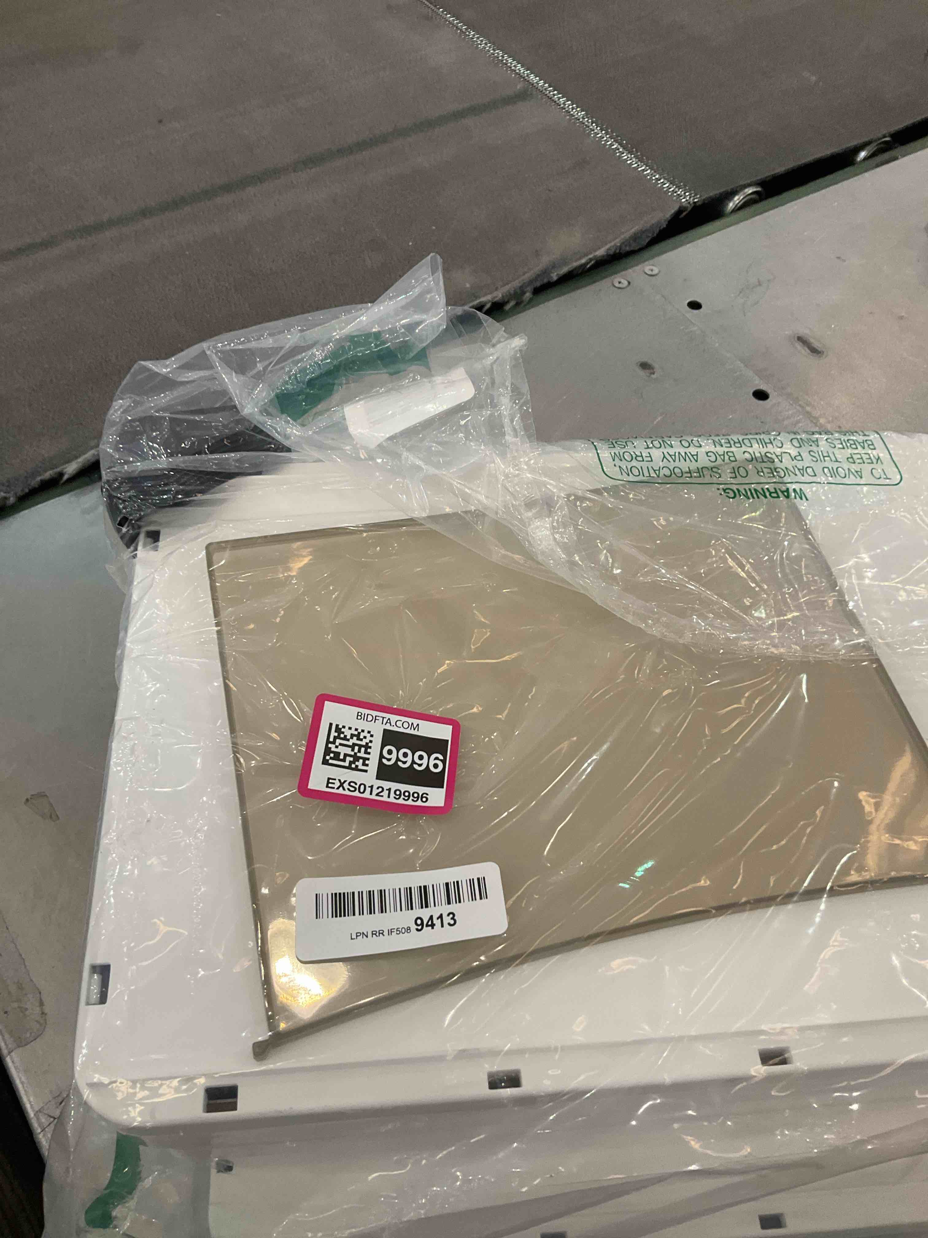 https://s3.amazonaws.com/lotting-images-prod/BargainHunt/EXS01219996_1711392598630.jpeg