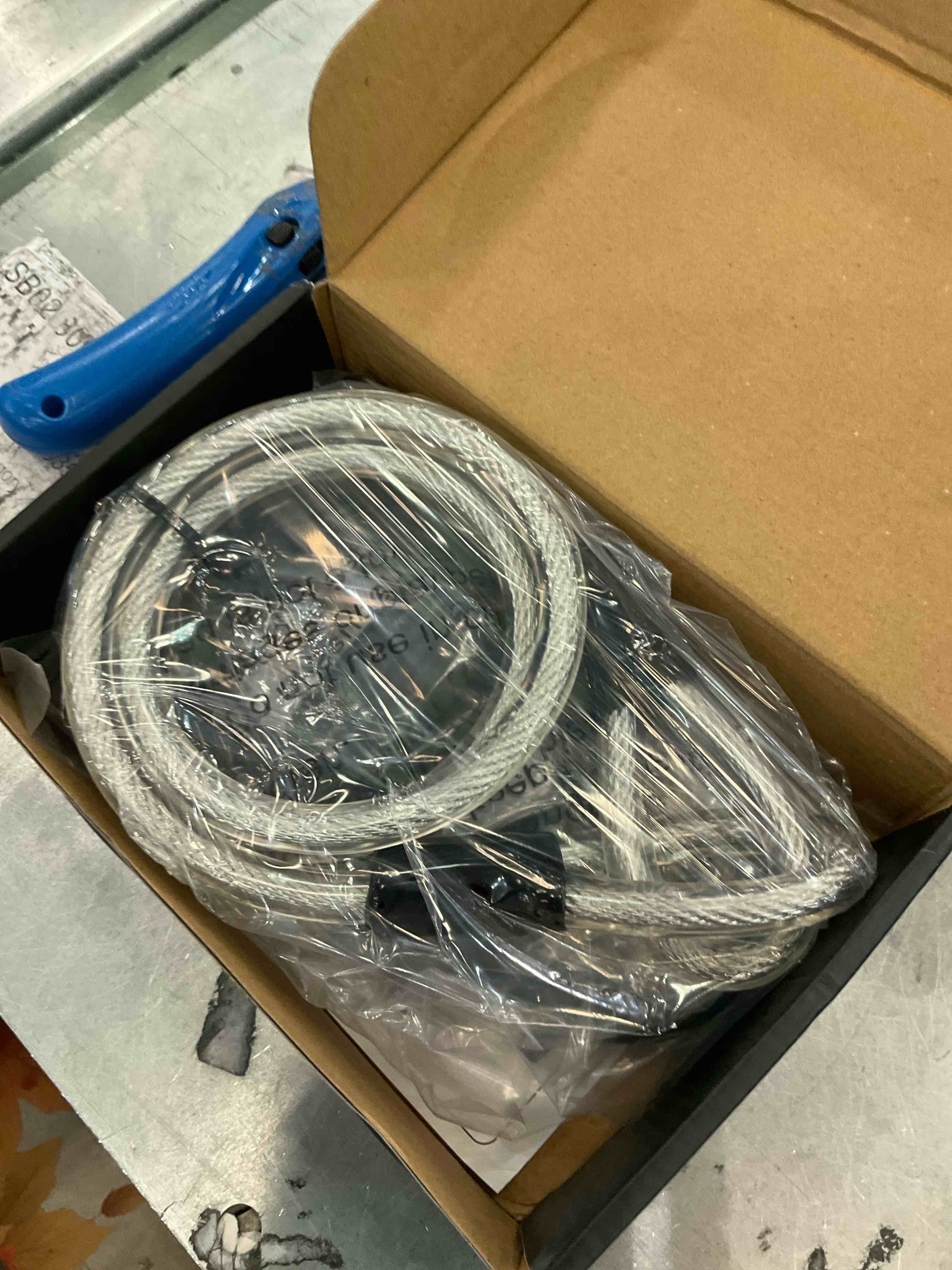 https://s3.amazonaws.com/lotting-images-prod/BargainHunt/EXS01220022_1710264745875.jpeg