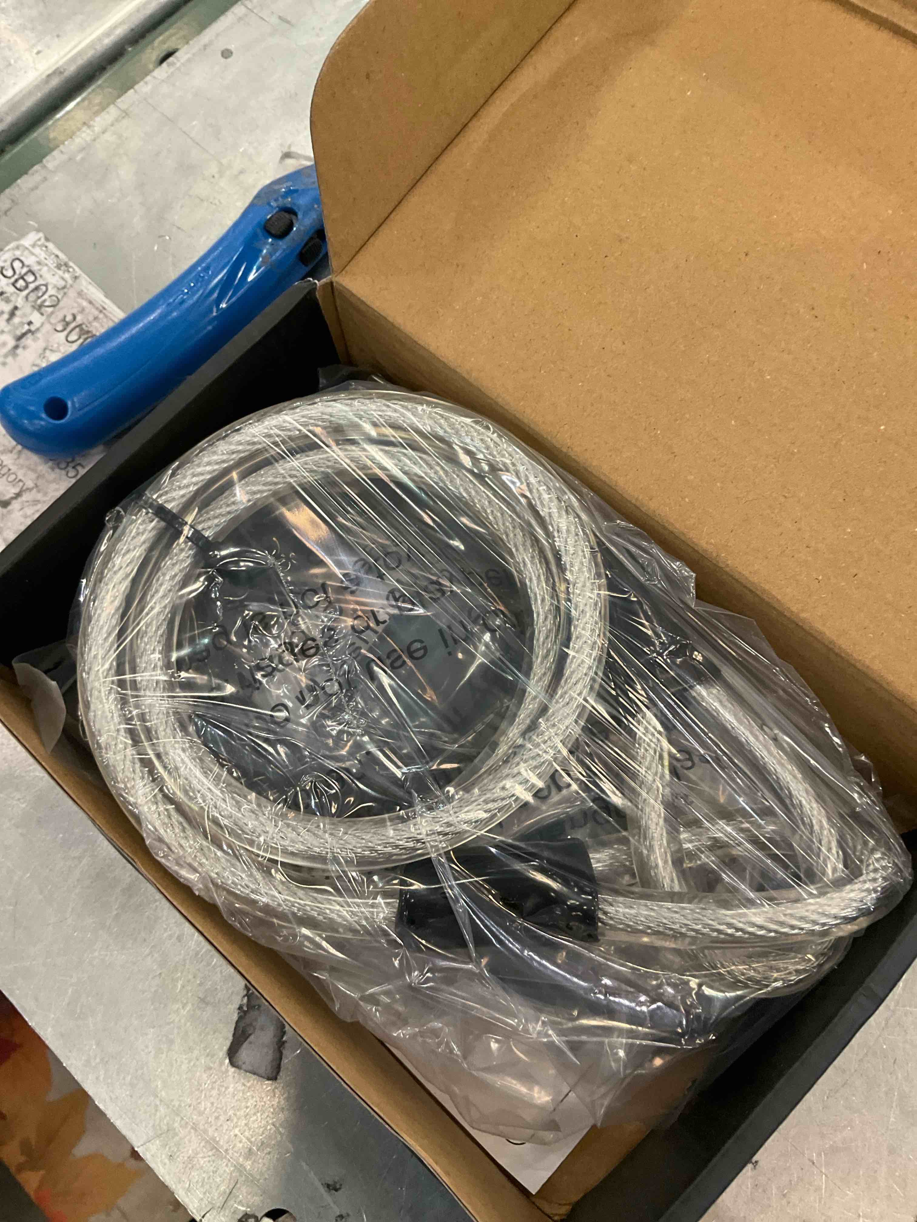 https://s3.amazonaws.com/lotting-images-prod/BargainHunt/EXS01220022_1710264747113.jpeg