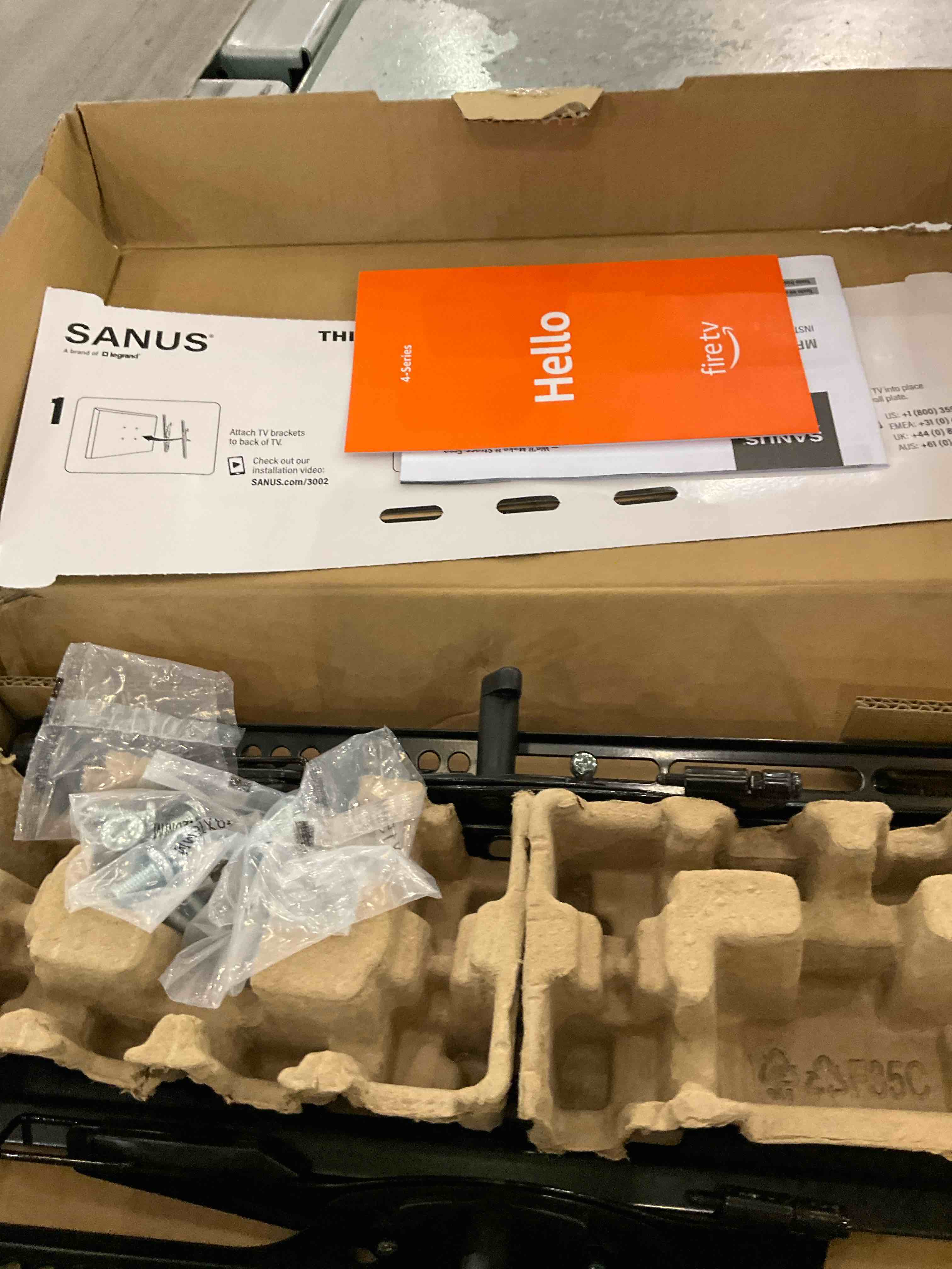 https://s3.amazonaws.com/lotting-images-prod/BargainHunt/EXS01220134_1710338759392.jpeg