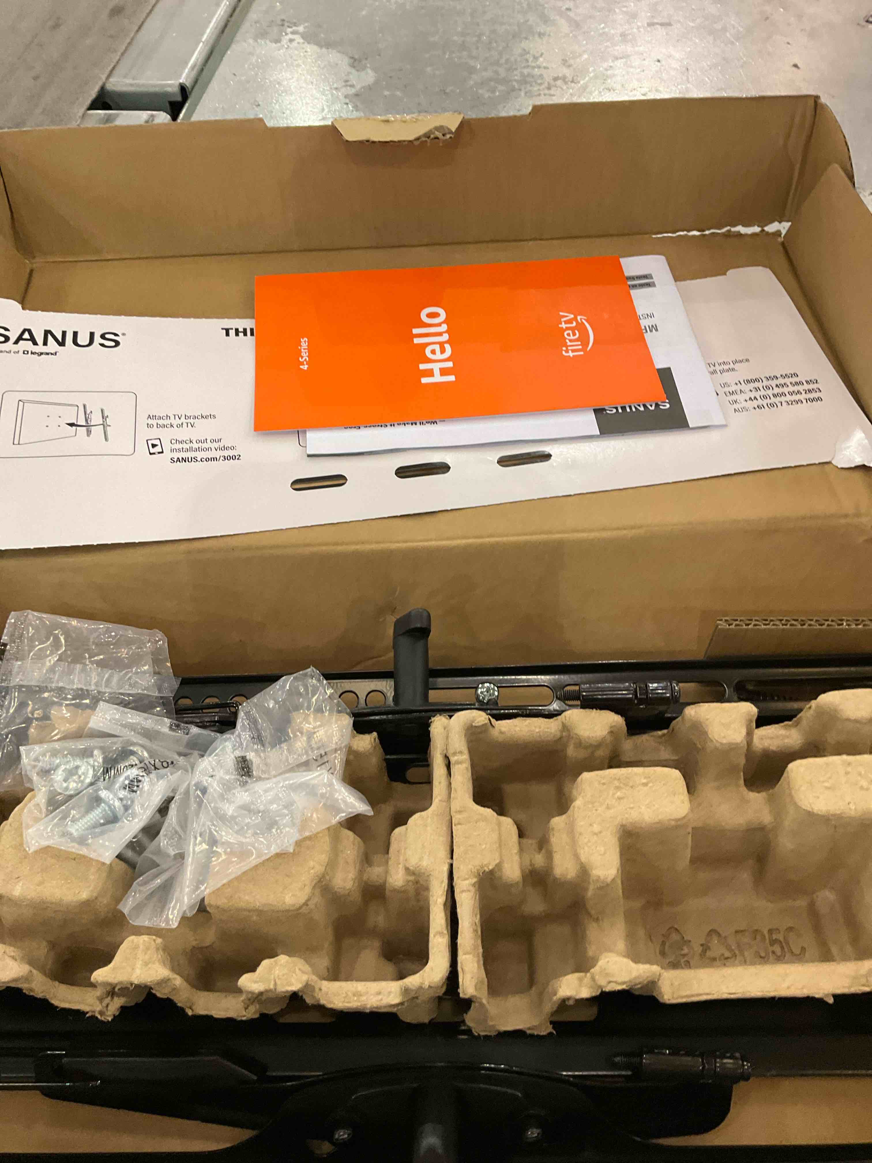 https://s3.amazonaws.com/lotting-images-prod/BargainHunt/EXS01220134_1710338760319.jpeg