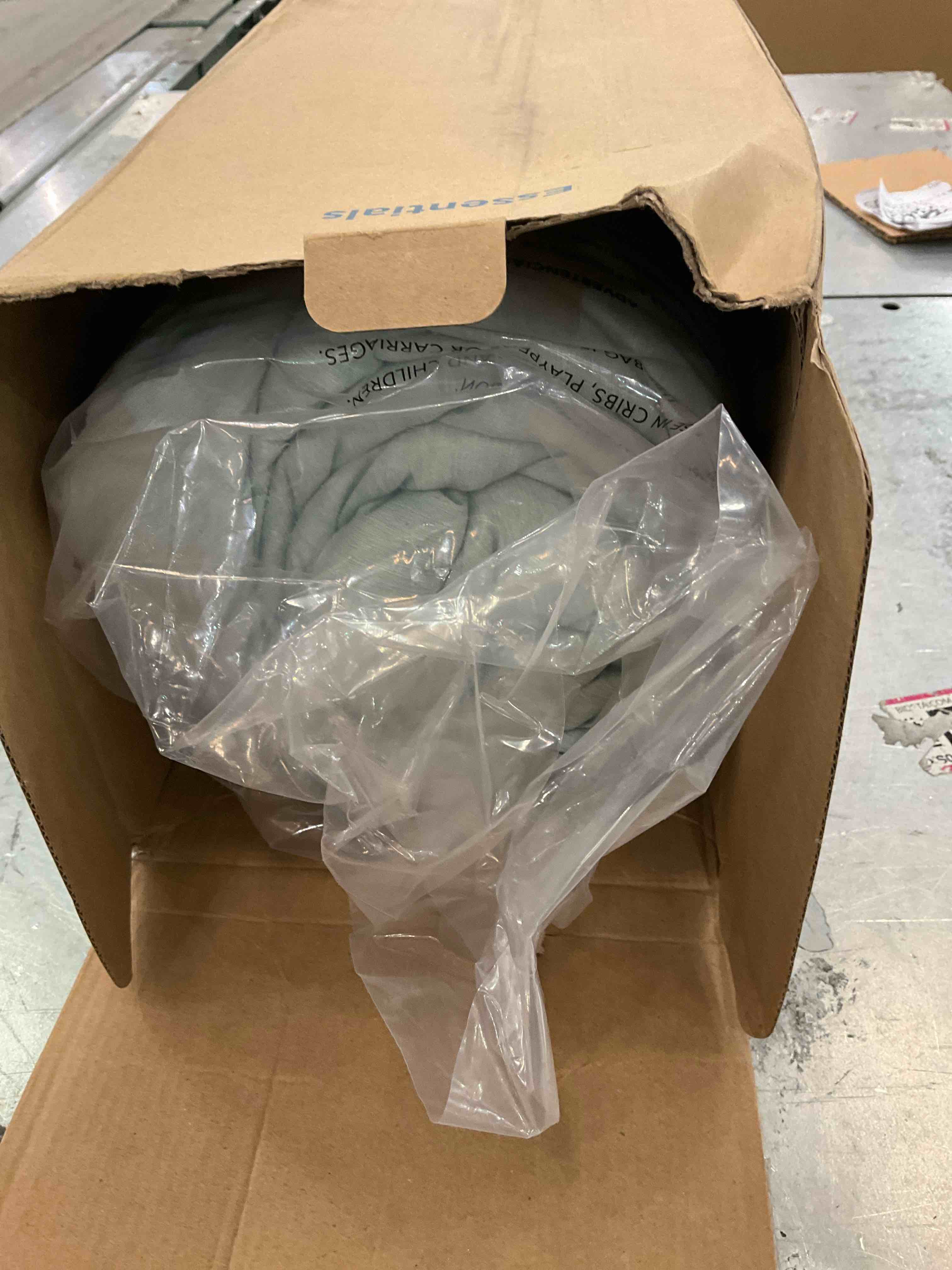 https://s3.amazonaws.com/lotting-images-prod/BargainHunt/EXS01220482_1710437473995.jpeg