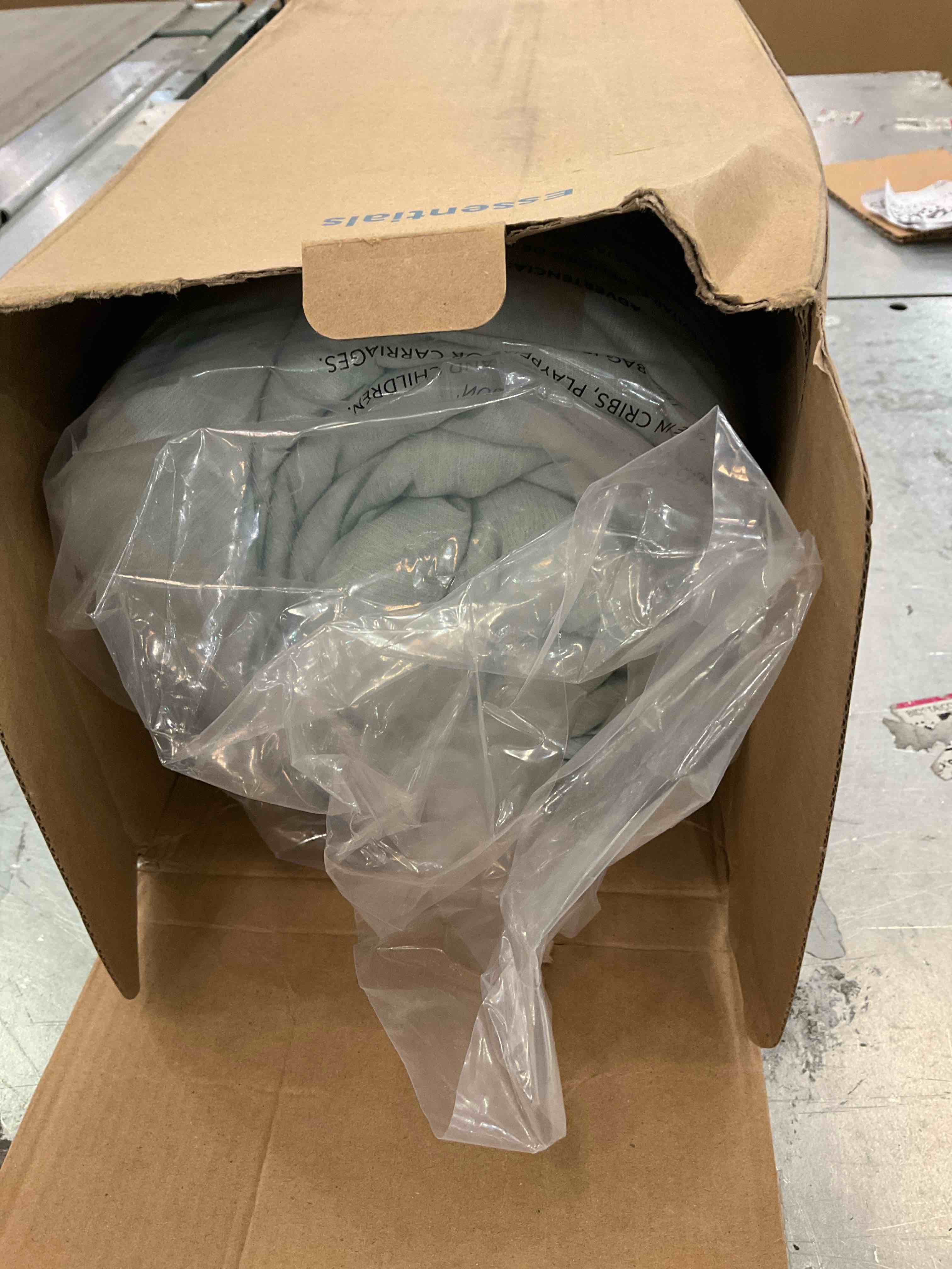https://s3.amazonaws.com/lotting-images-prod/BargainHunt/EXS01220482_1710437474902.jpeg