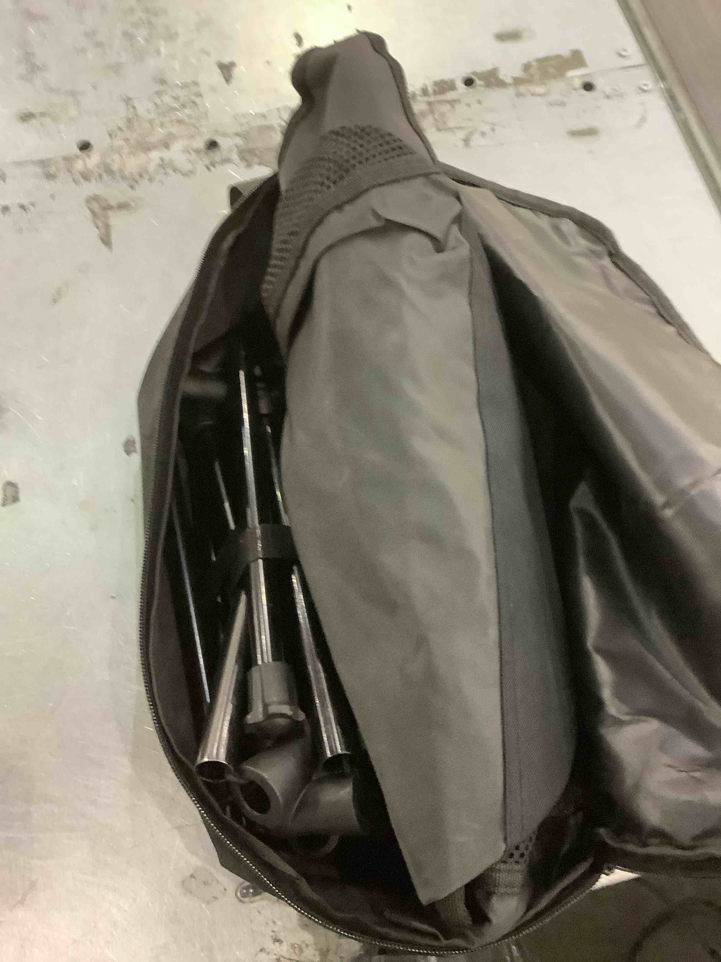https://s3.amazonaws.com/lotting-images-prod/BargainHunt/EXS01220621_1710415089478.jpeg