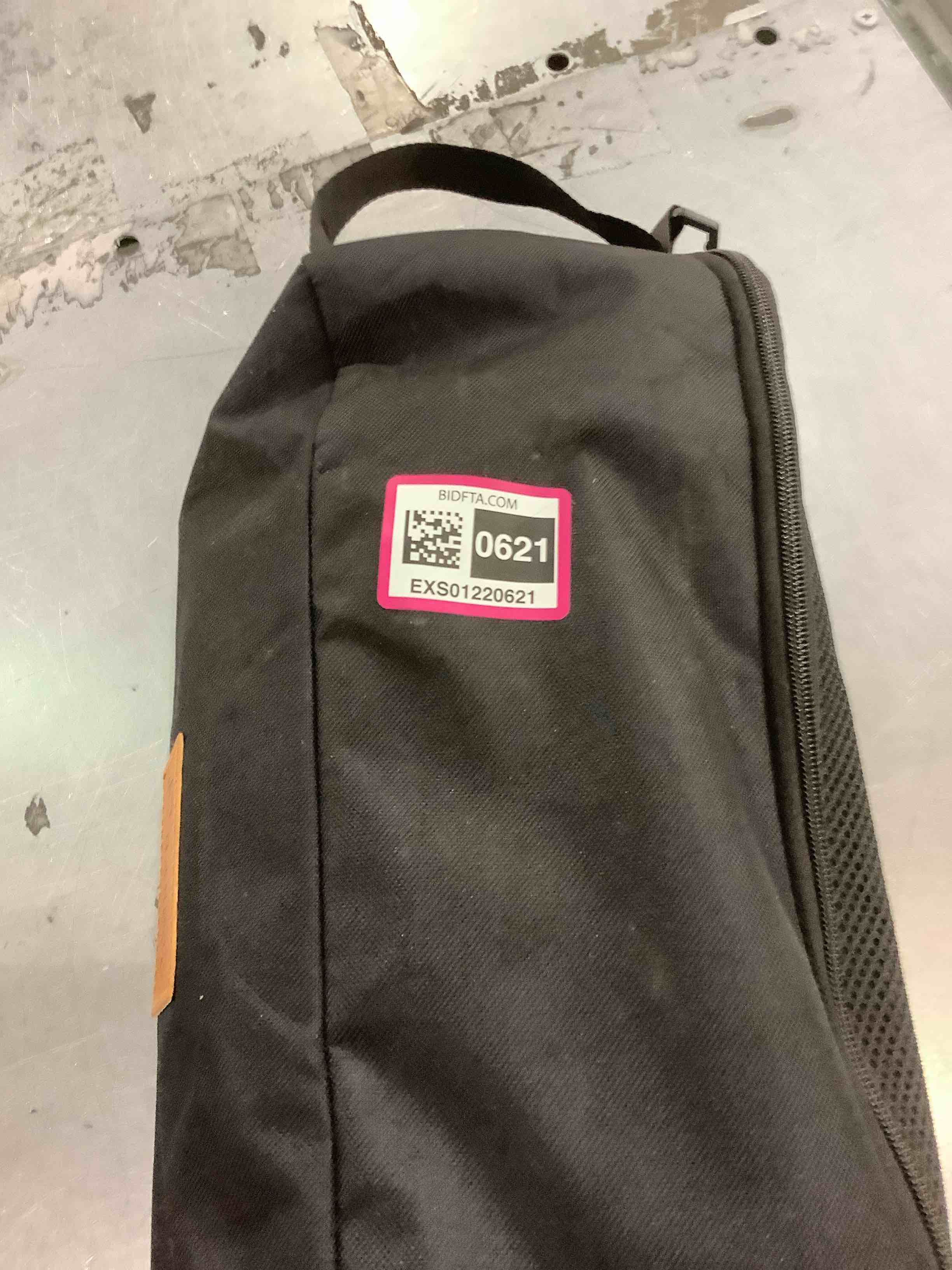 https://s3.amazonaws.com/lotting-images-prod/BargainHunt/EXS01220621_1710415121939.jpeg