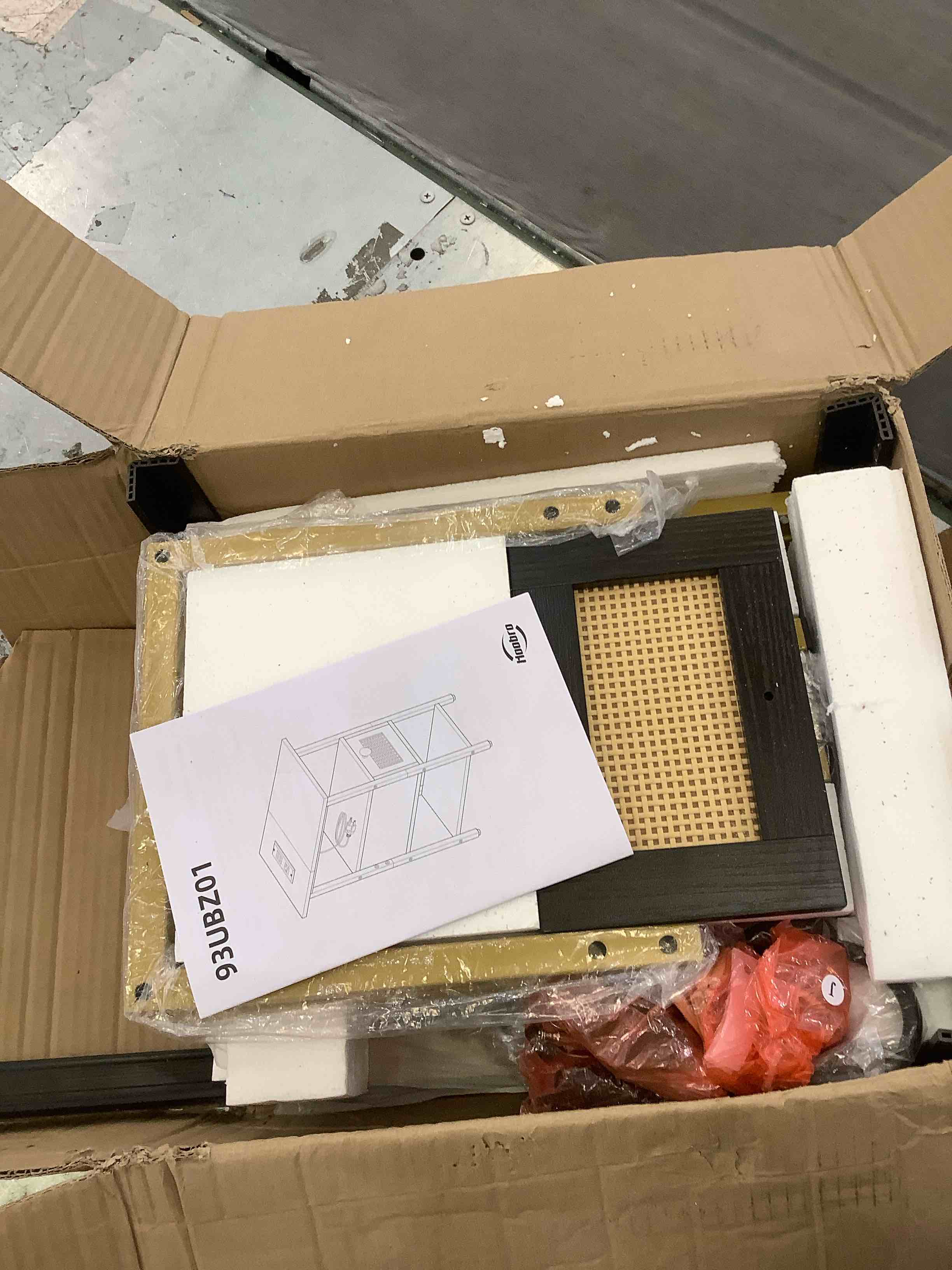 https://s3.amazonaws.com/lotting-images-prod/BargainHunt/EXS01220784_1710436633740.jpeg