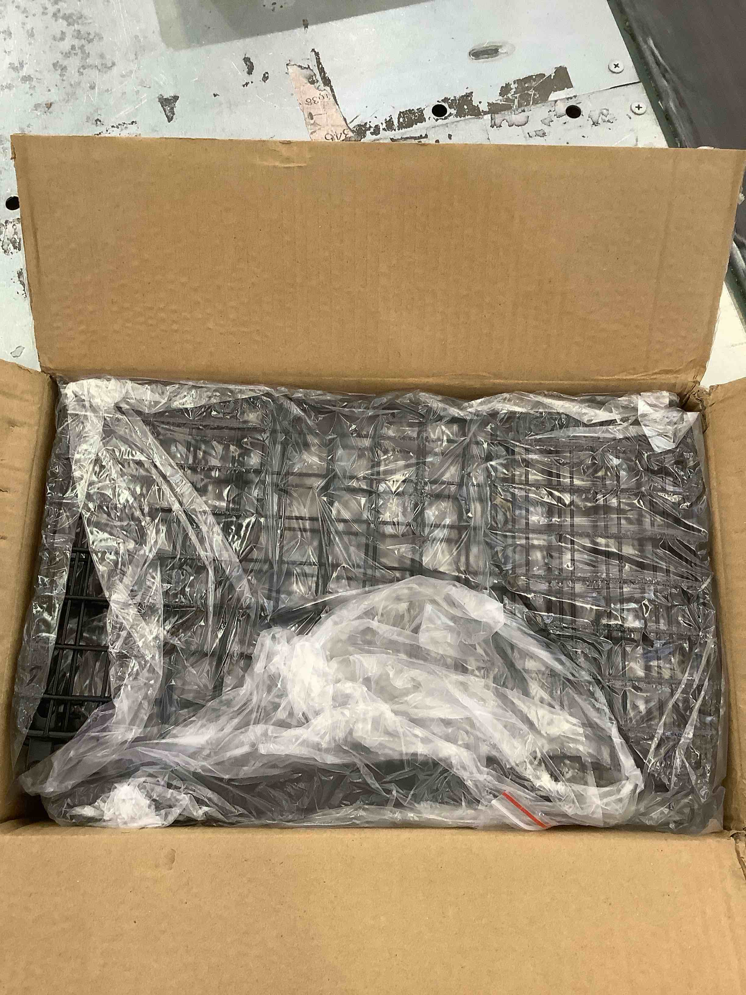 https://s3.amazonaws.com/lotting-images-prod/BargainHunt/EXS01220824_1710442484378.jpeg
