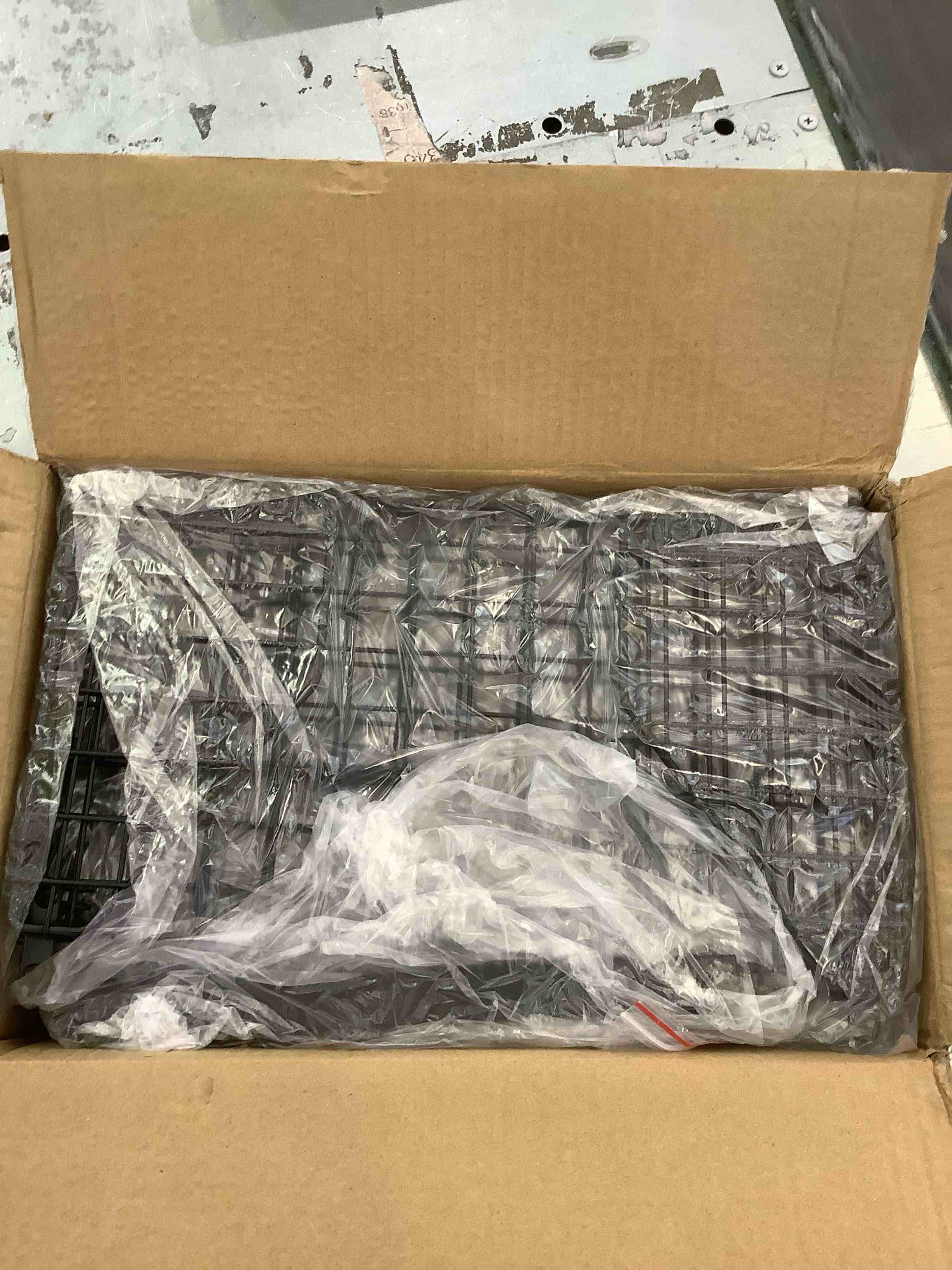 https://s3.amazonaws.com/lotting-images-prod/BargainHunt/EXS01220824_1710442485273.jpeg