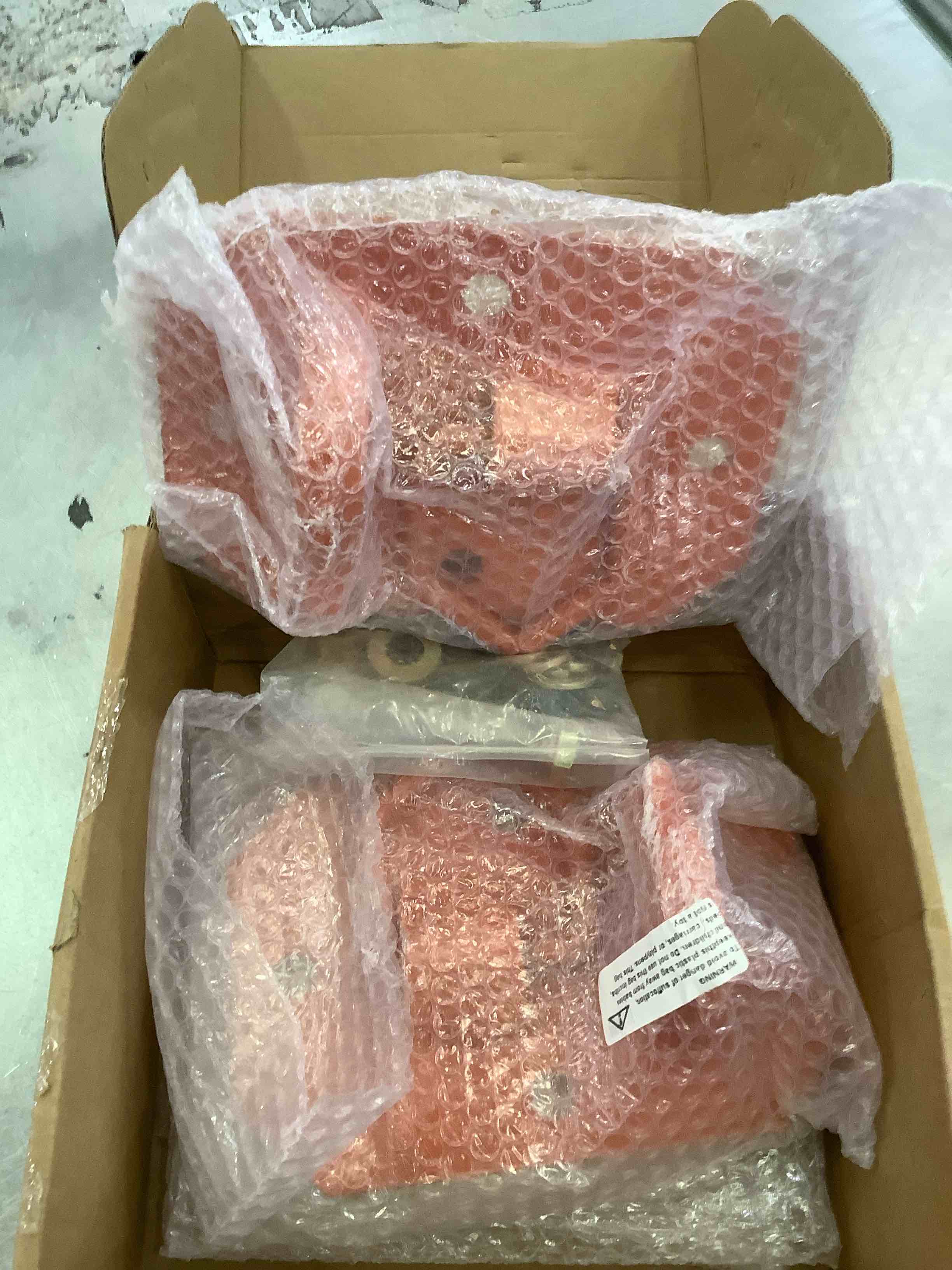 https://s3.amazonaws.com/lotting-images-prod/BargainHunt/EXS01220825_1710442532510.jpeg