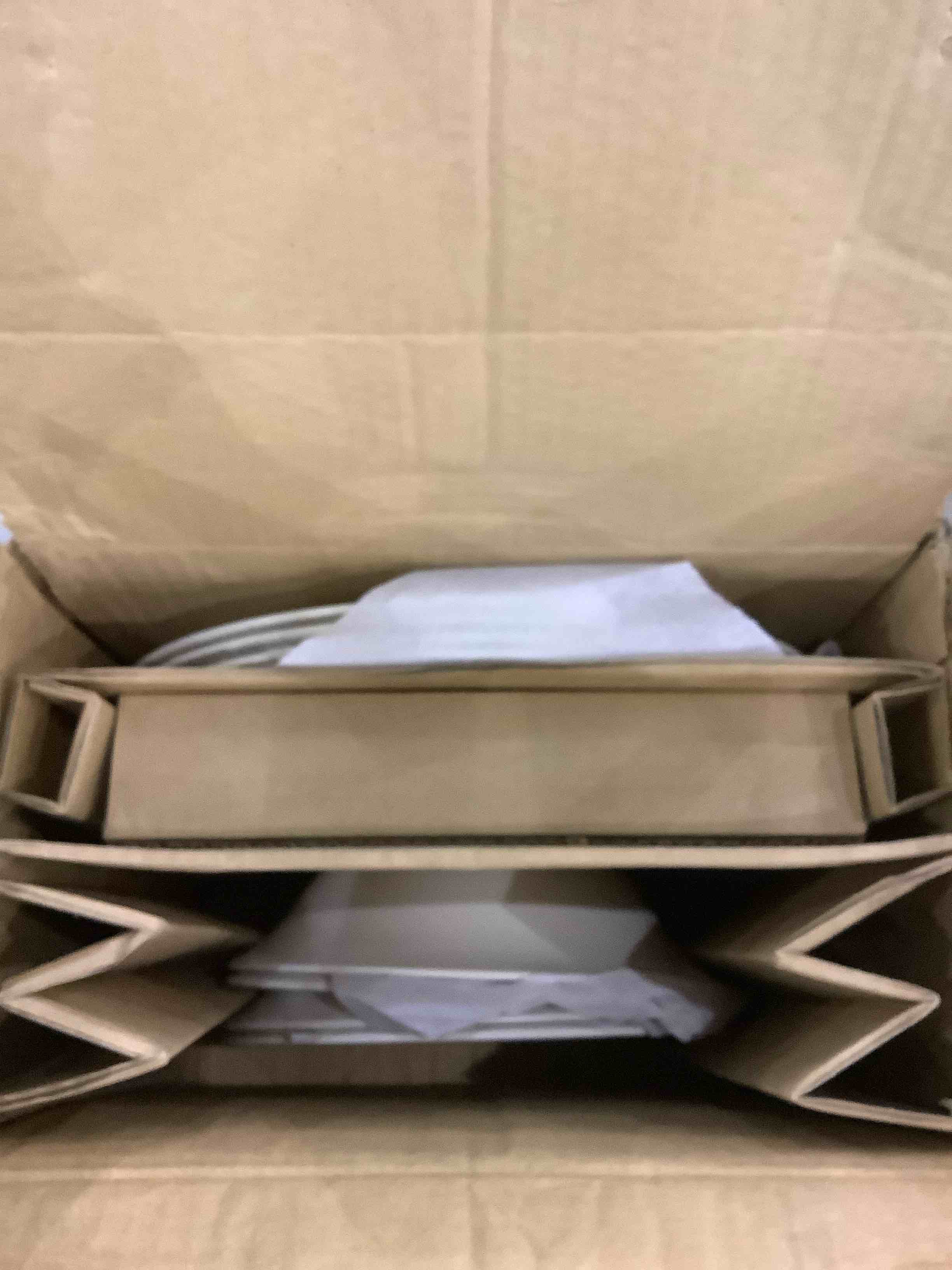 https://s3.amazonaws.com/lotting-images-prod/BargainHunt/EXS01220852_1710762453477.jpeg