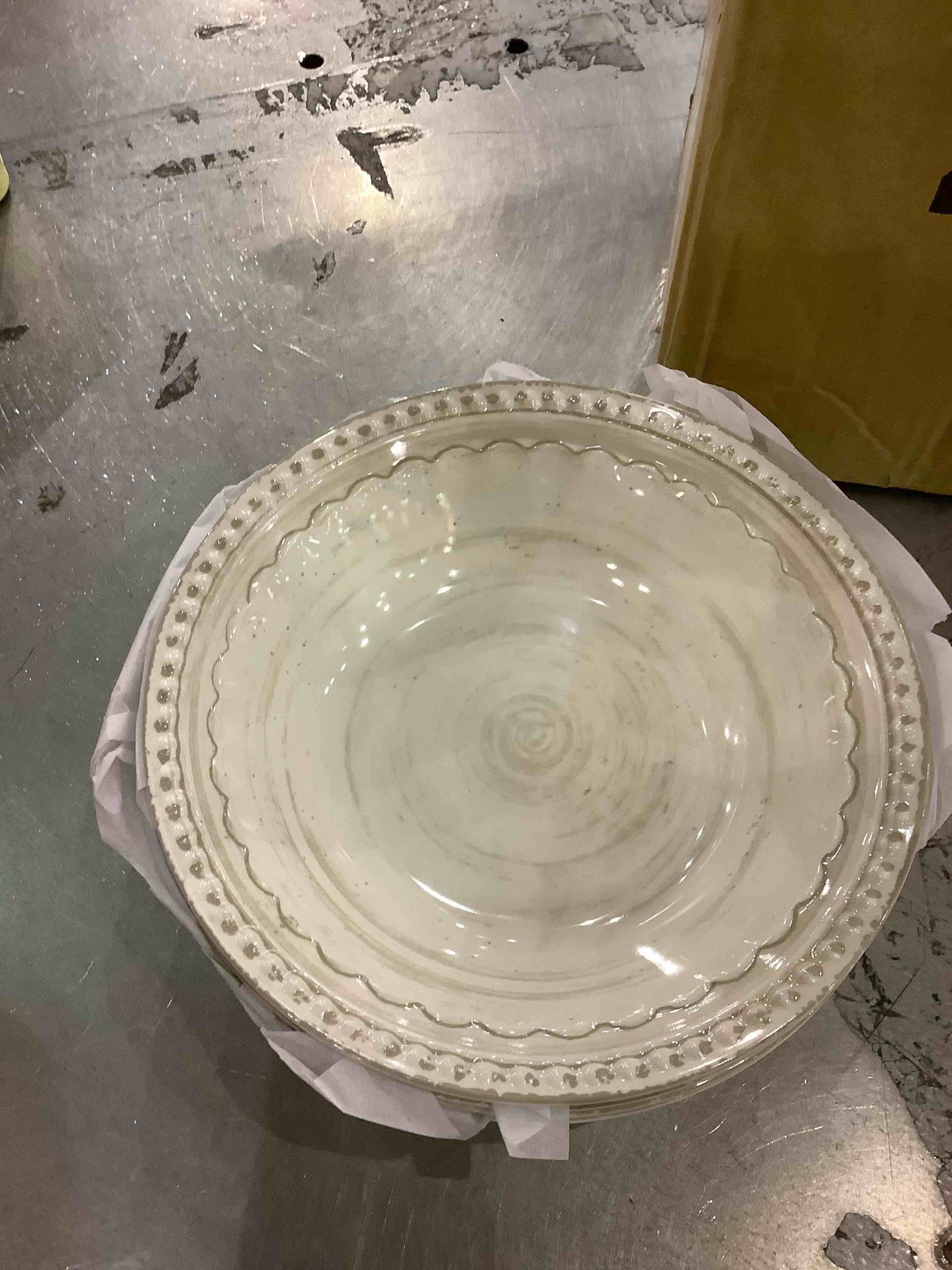 https://s3.amazonaws.com/lotting-images-prod/BargainHunt/EXS01220852_1710762478017.jpeg