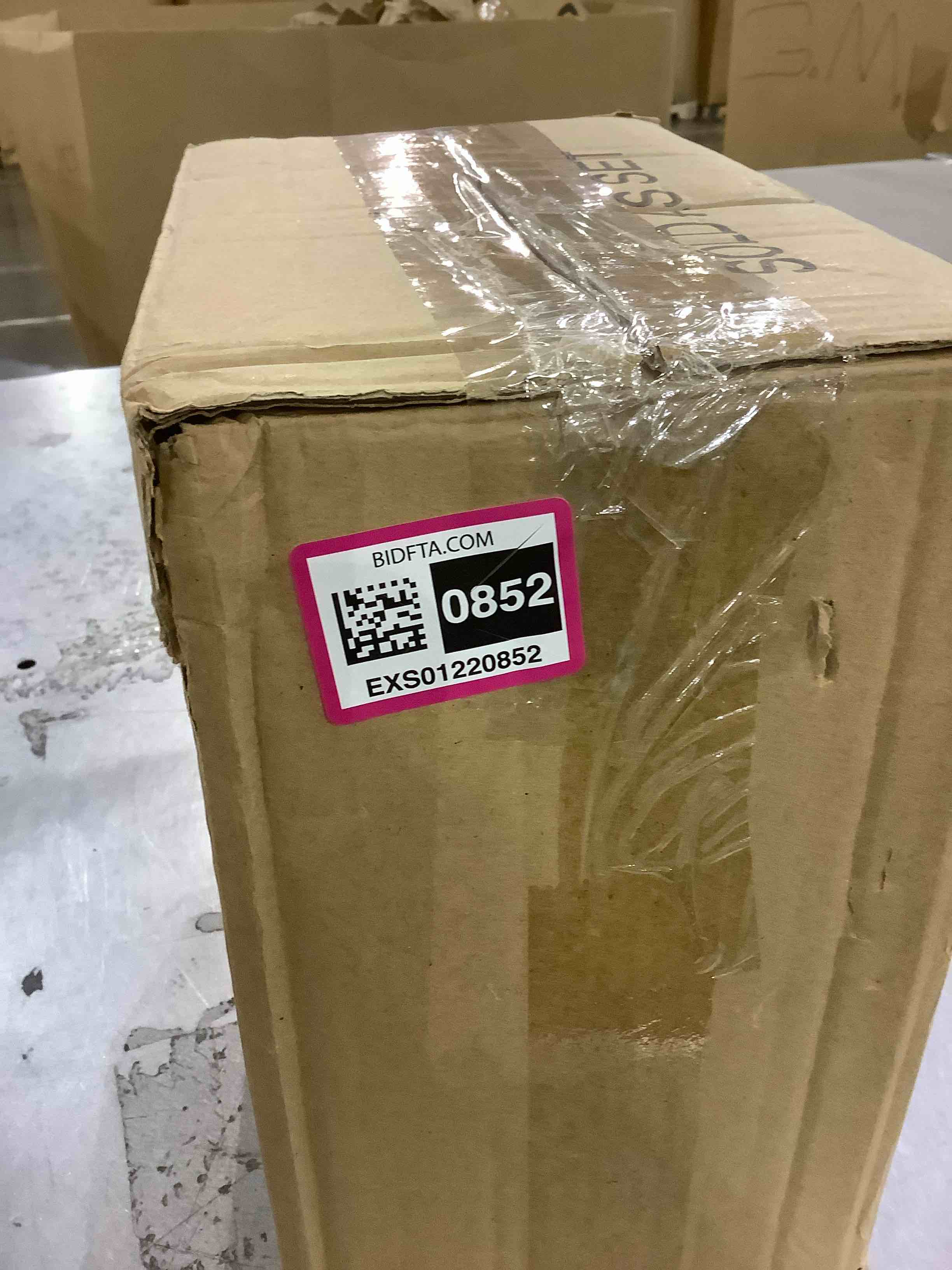 https://s3.amazonaws.com/lotting-images-prod/BargainHunt/EXS01220852_1710762494477.jpeg