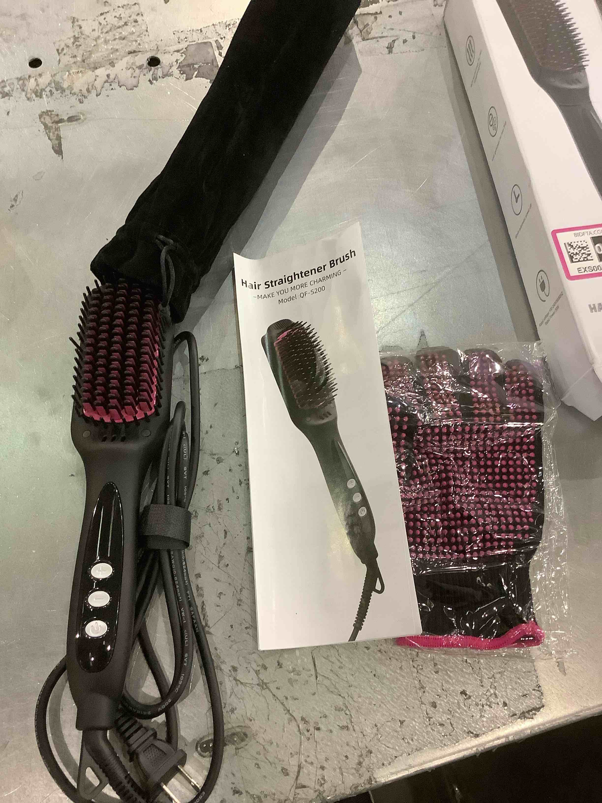 https://s3.amazonaws.com/lotting-images-prod/BargainHunt/EXS01220882_1710766070332.jpeg