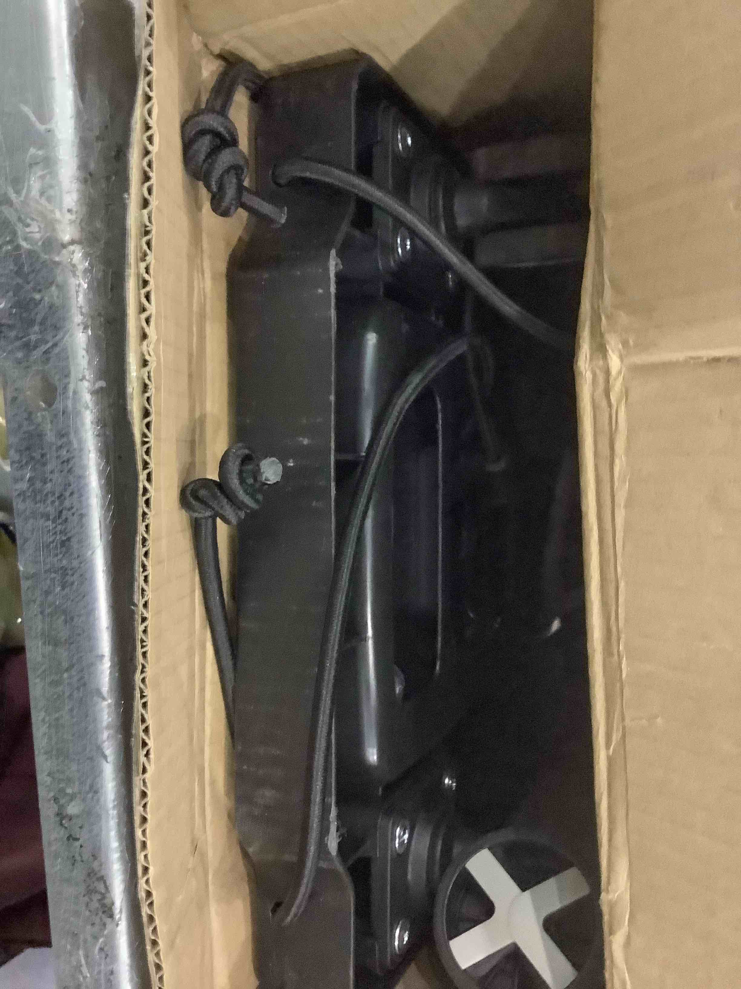 https://s3.amazonaws.com/lotting-images-prod/BargainHunt/EXS01220885_1710766413394.jpeg