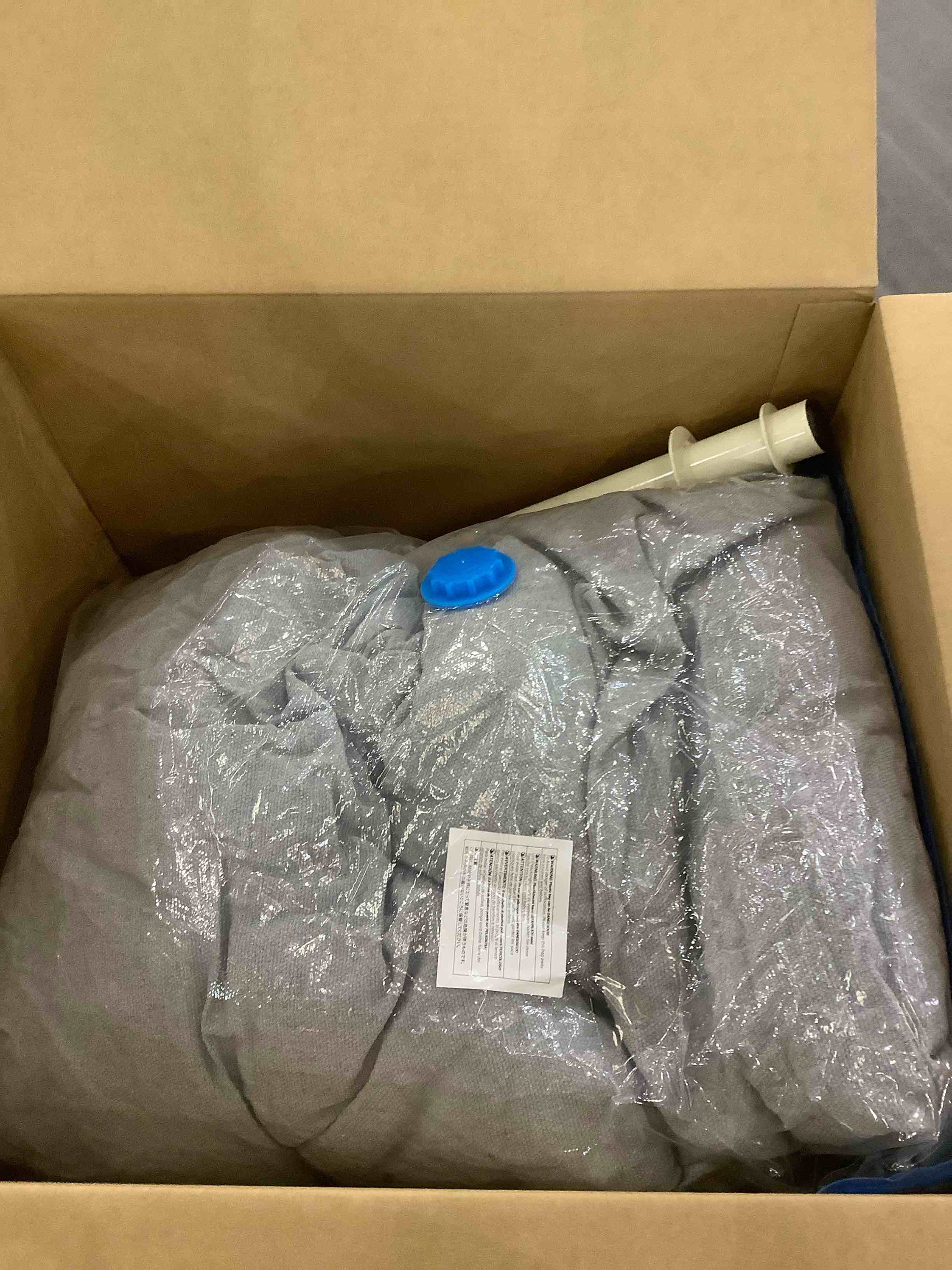 https://s3.amazonaws.com/lotting-images-prod/BargainHunt/EXS01220889_1710768995826.jpeg