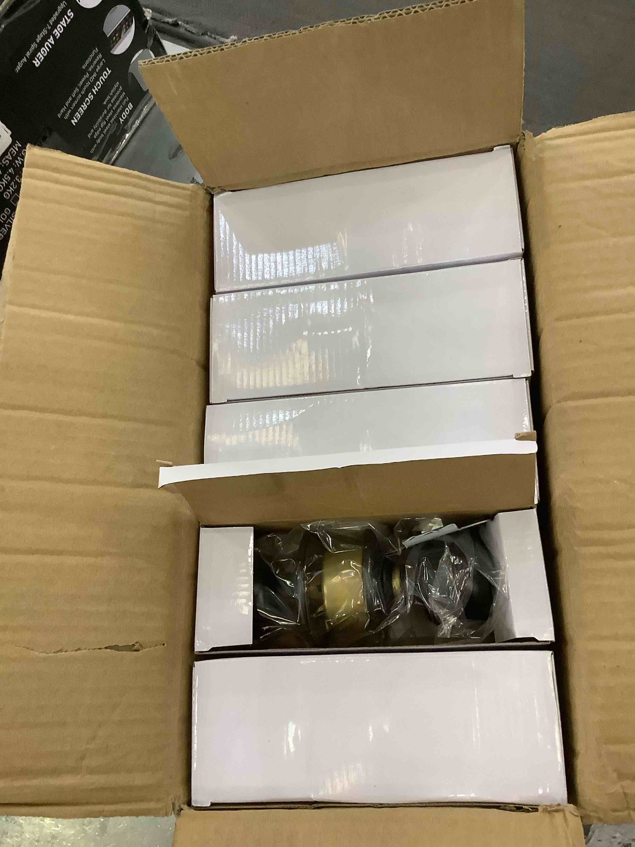 https://s3.amazonaws.com/lotting-images-prod/BargainHunt/EXS01220896_1710769697676.jpeg