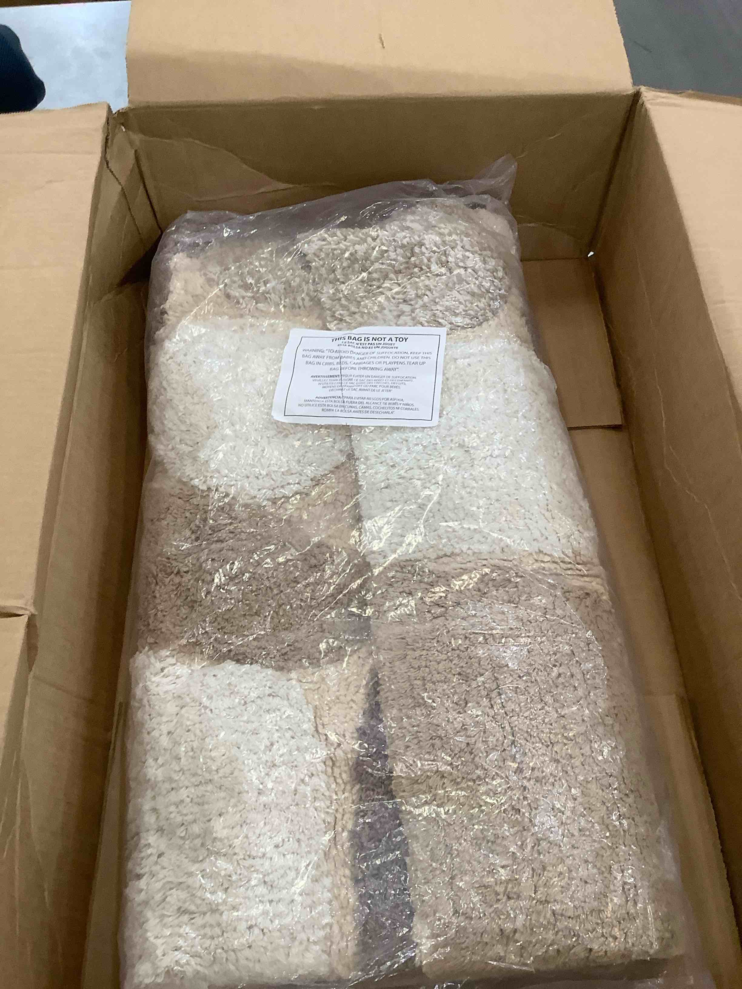 https://s3.amazonaws.com/lotting-images-prod/BargainHunt/EXS01220966_1710784362912.jpeg