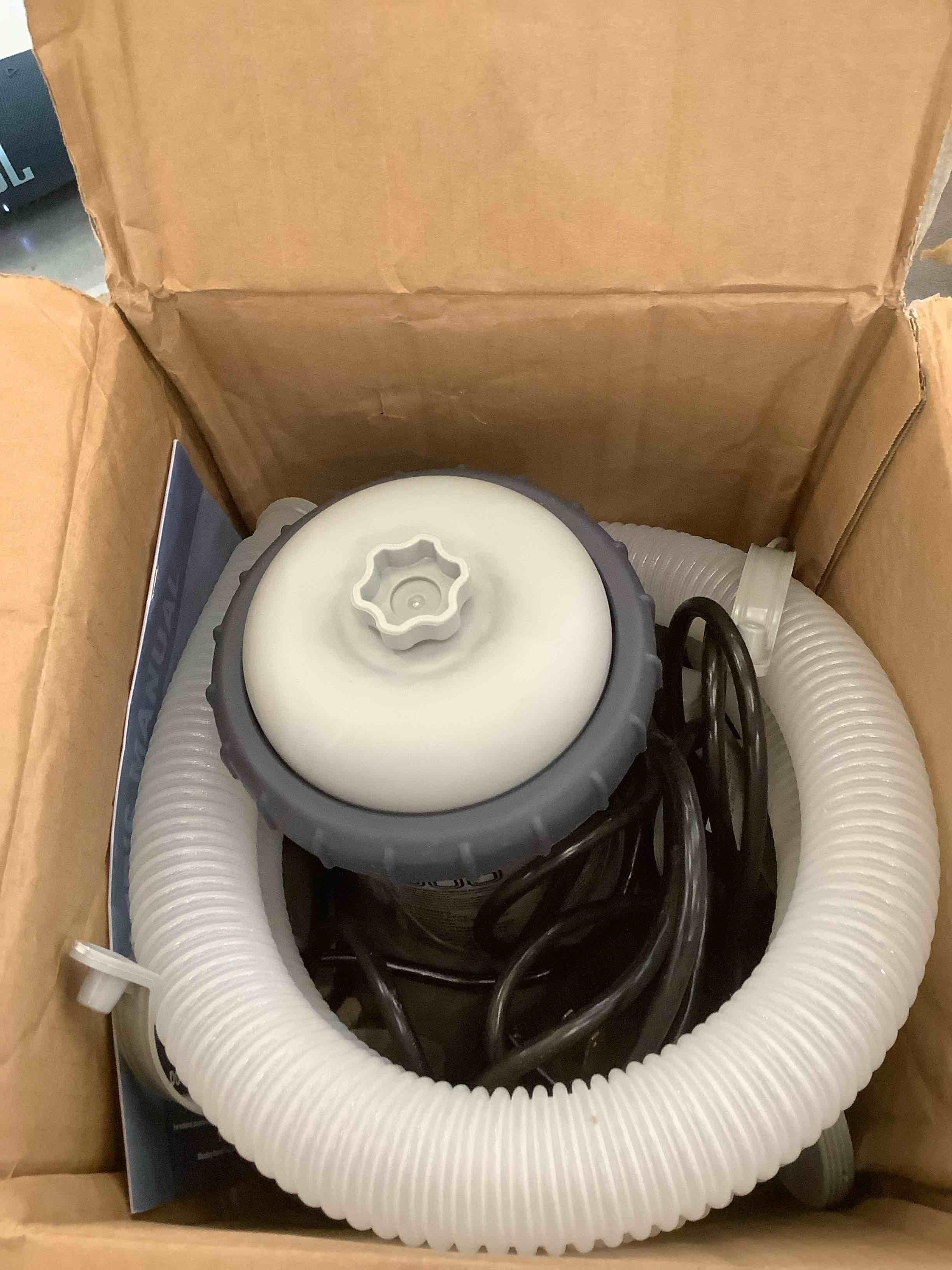 https://s3.amazonaws.com/lotting-images-prod/BargainHunt/EXS01220974_1710786538595.jpeg