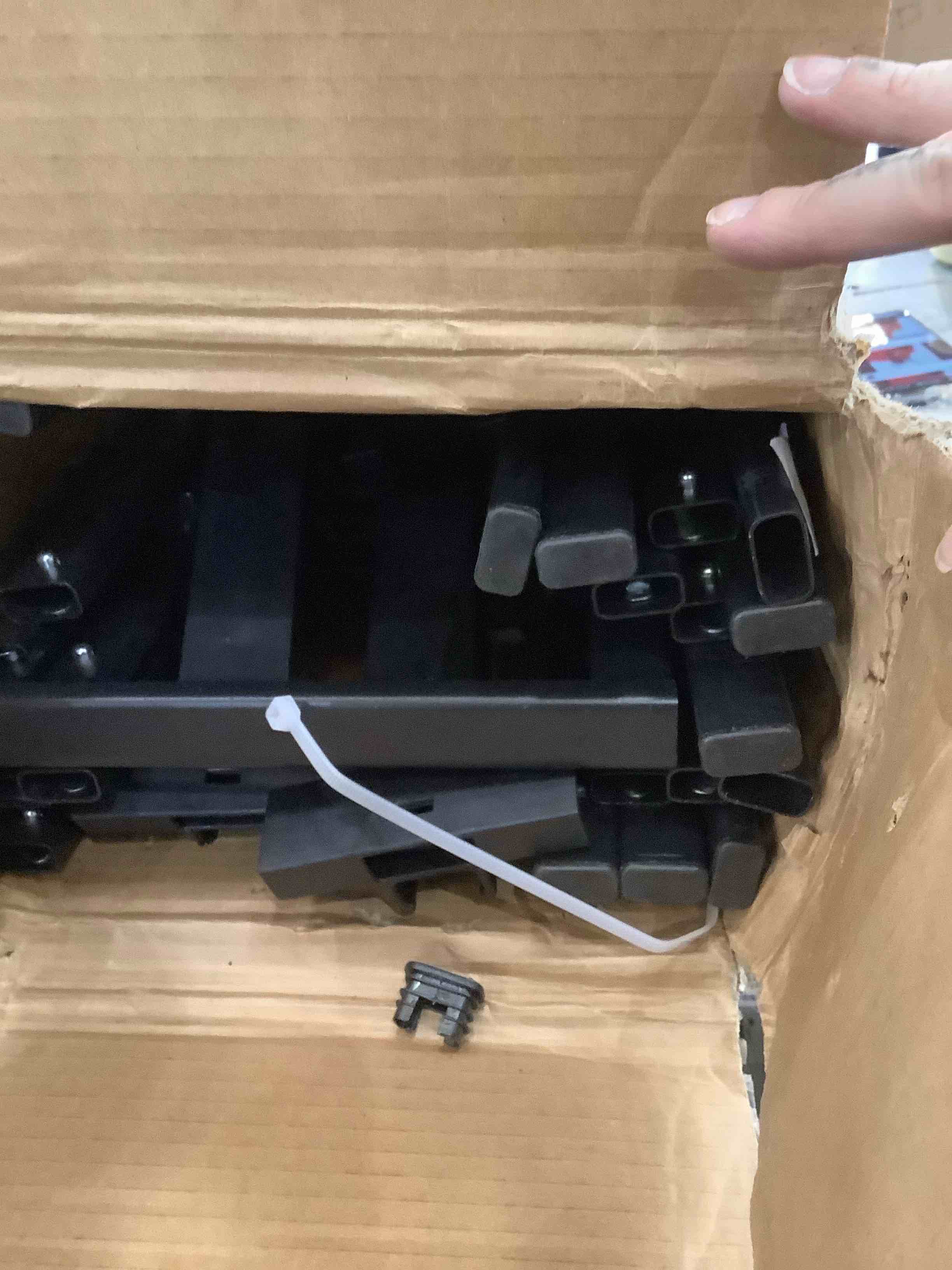 https://s3.amazonaws.com/lotting-images-prod/BargainHunt/EXS01220984_1710787857549.jpeg