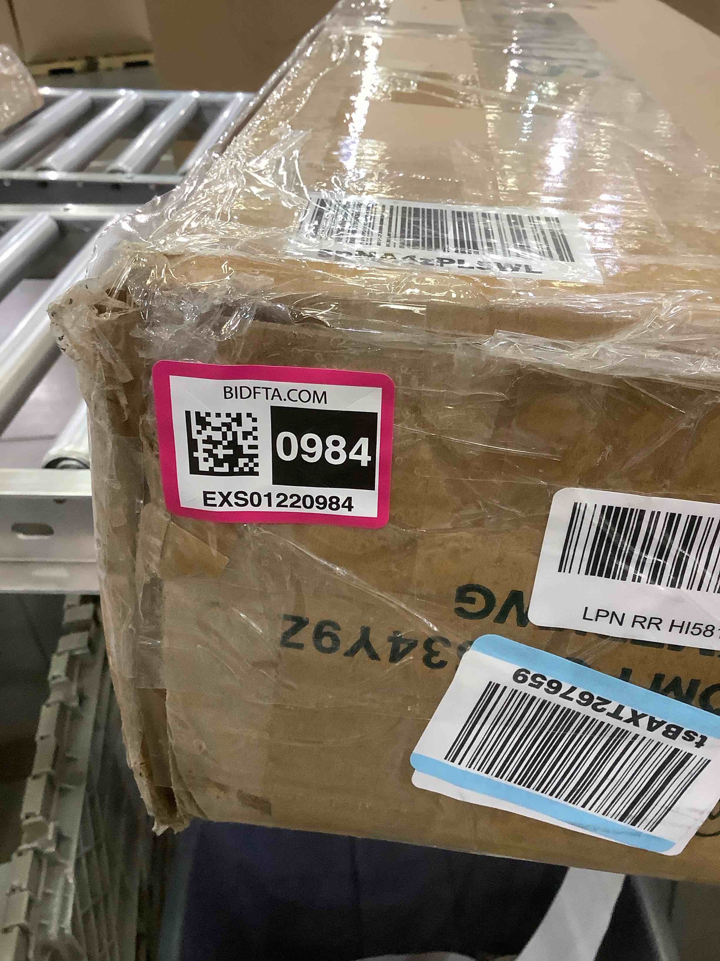 https://s3.amazonaws.com/lotting-images-prod/BargainHunt/EXS01220984_1710787881090.jpeg