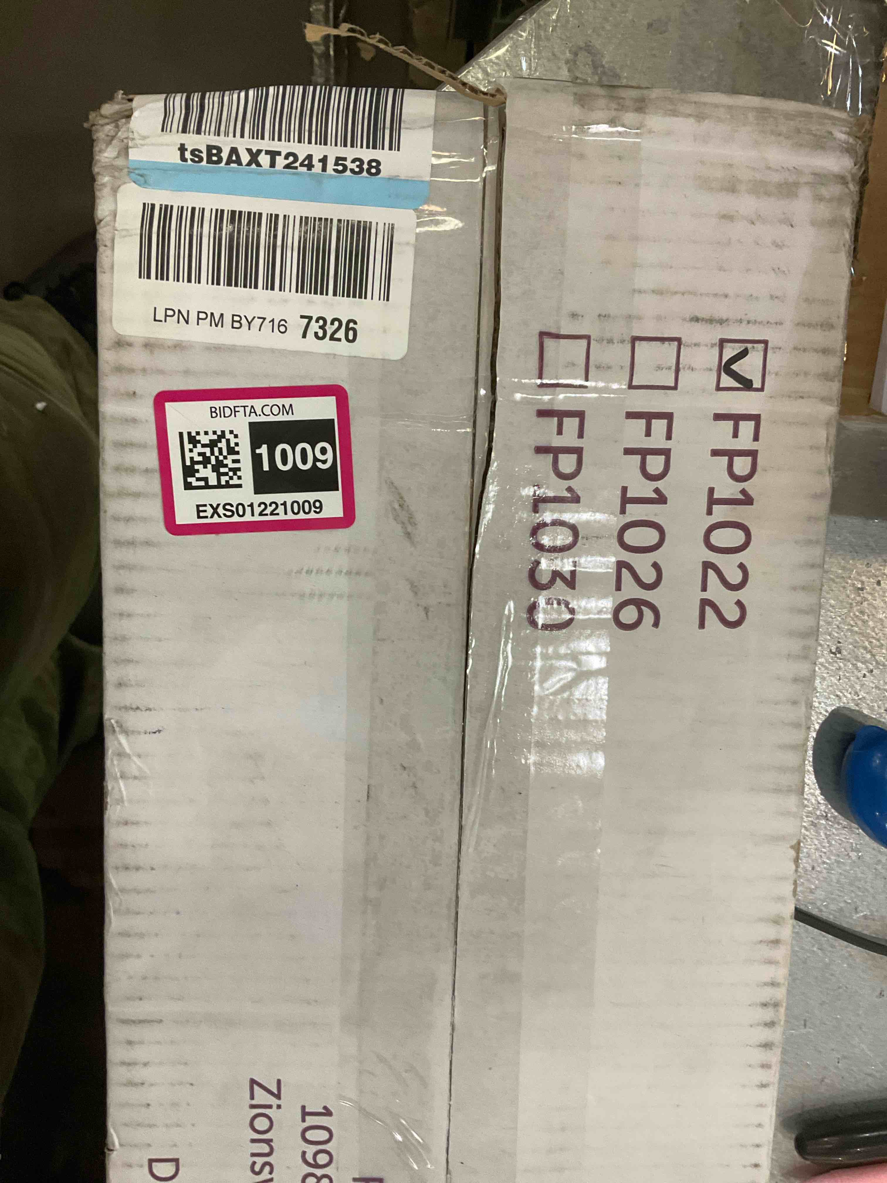 https://s3.amazonaws.com/lotting-images-prod/BargainHunt/EXS01221009_1710776535816.jpeg