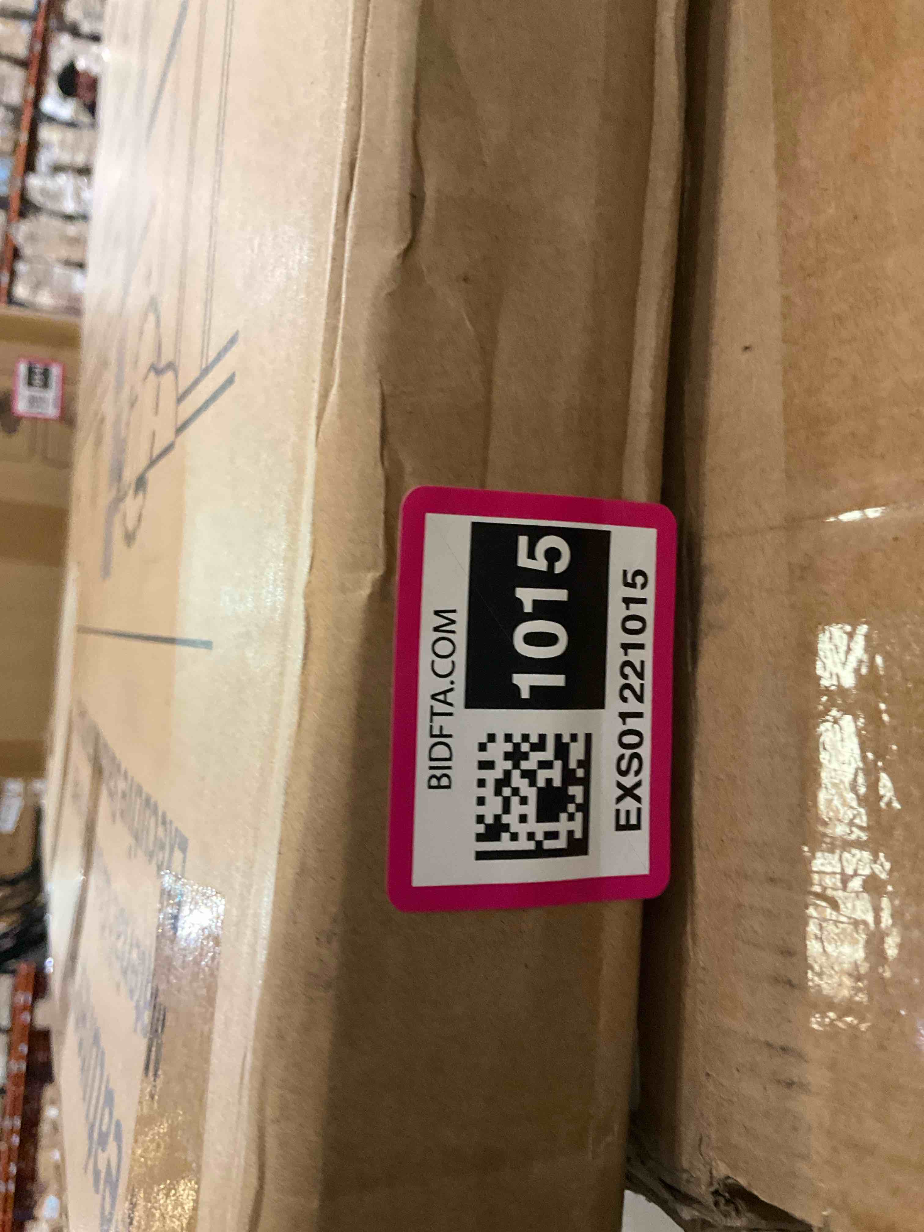 https://s3.amazonaws.com/lotting-images-prod/BargainHunt/EXS01221015_1710780414032.jpeg