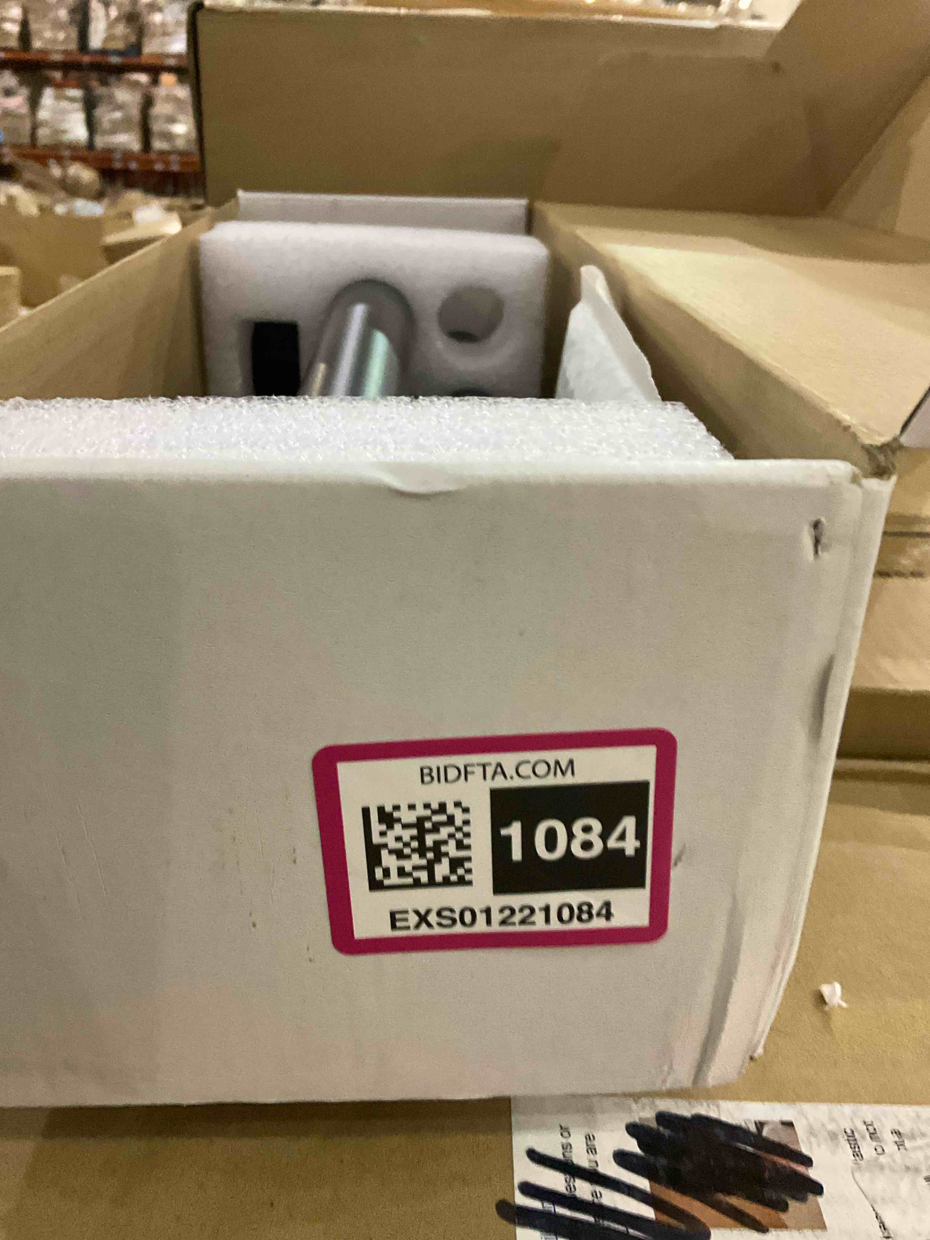https://s3.amazonaws.com/lotting-images-prod/BargainHunt/EXS01221084_1710850093982.jpeg