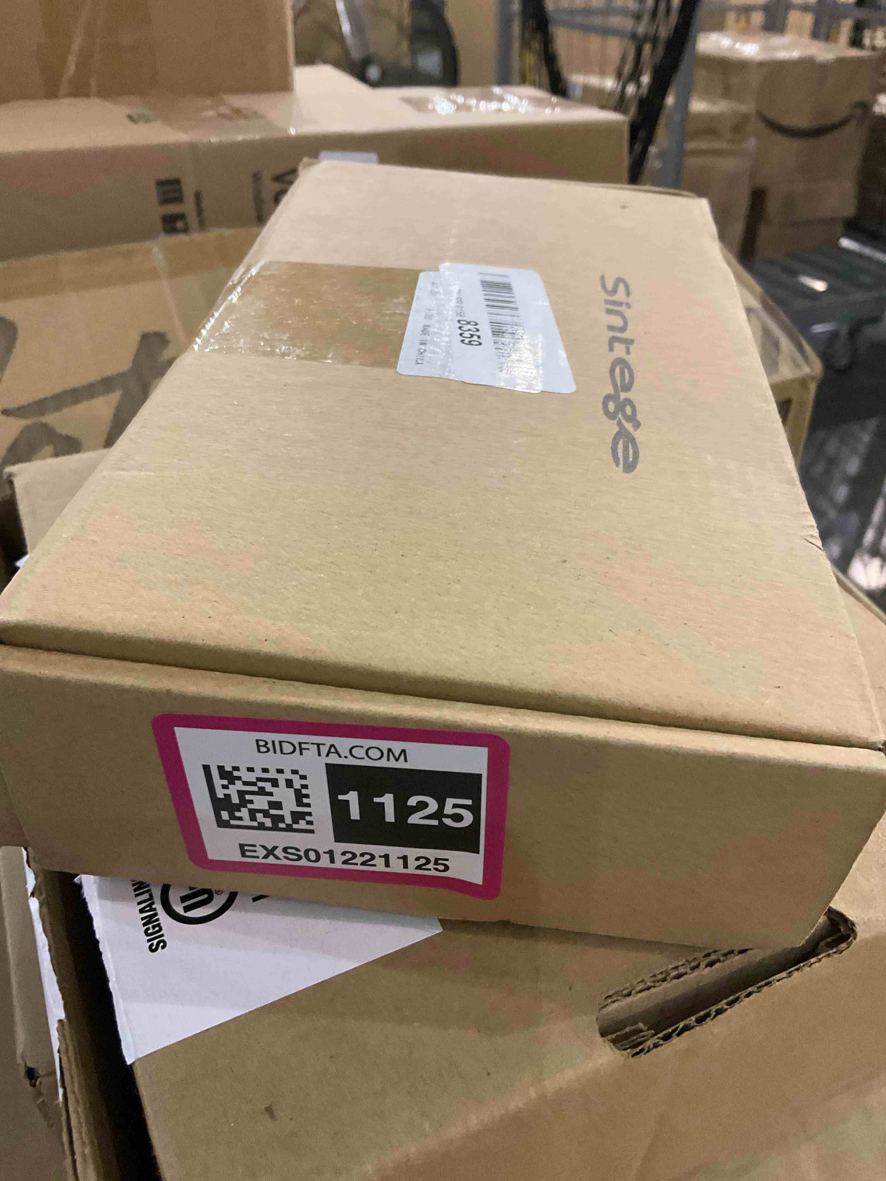 https://s3.amazonaws.com/lotting-images-prod/BargainHunt/EXS01221125_1710934133280.jpeg