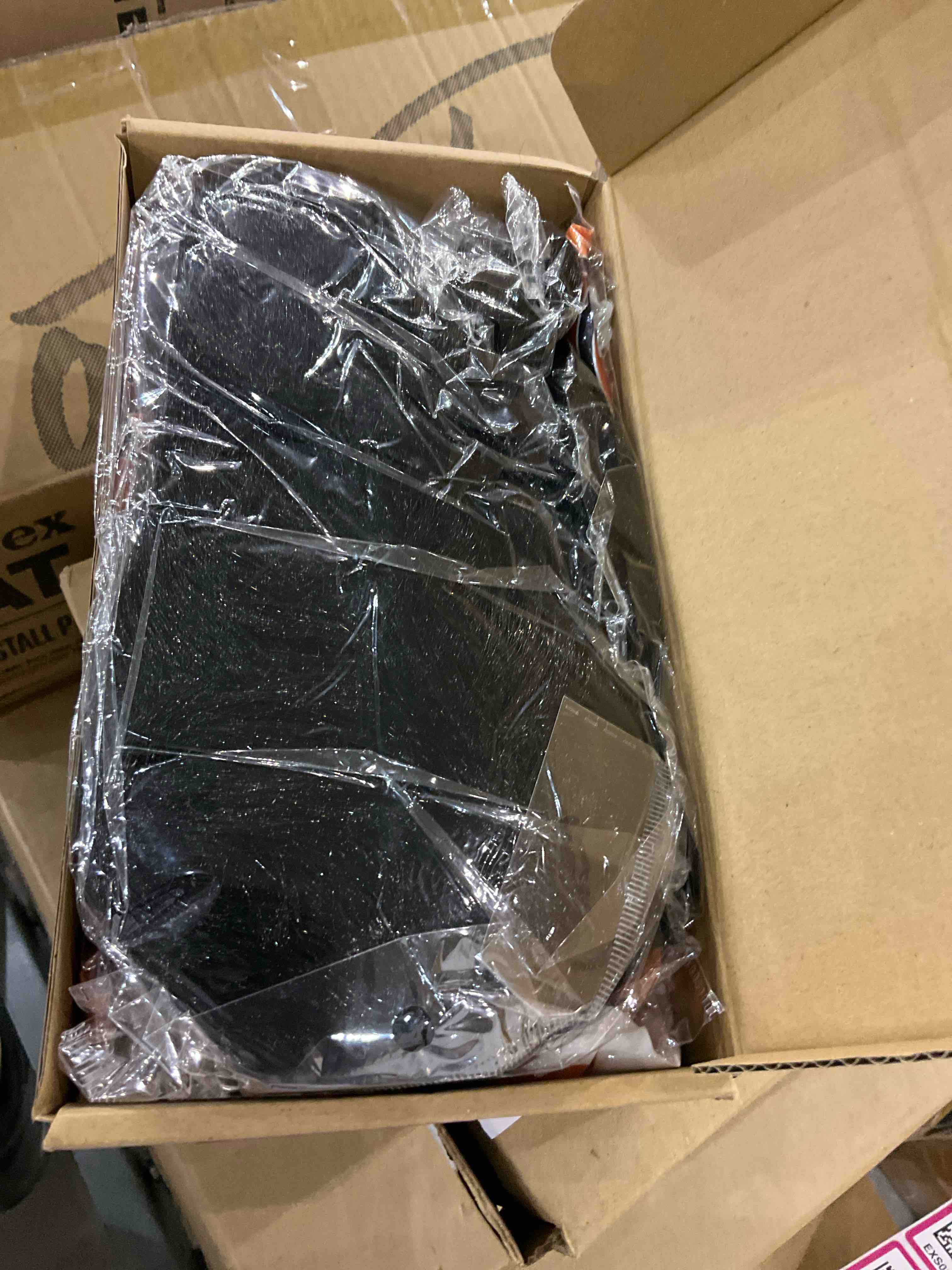 https://s3.amazonaws.com/lotting-images-prod/BargainHunt/EXS01221125_1710934138633.jpeg