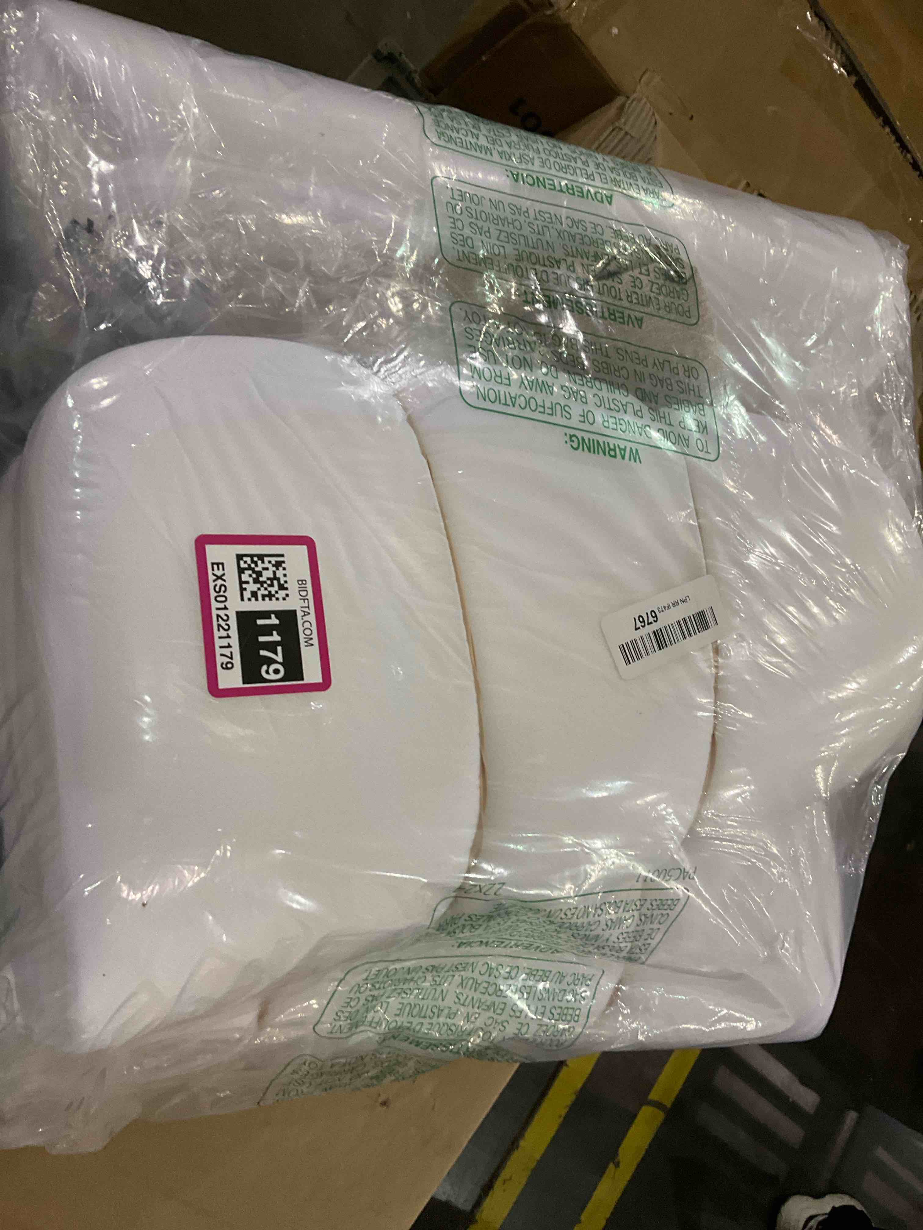 https://s3.amazonaws.com/lotting-images-prod/BargainHunt/EXS01221179_1710938327857.jpeg