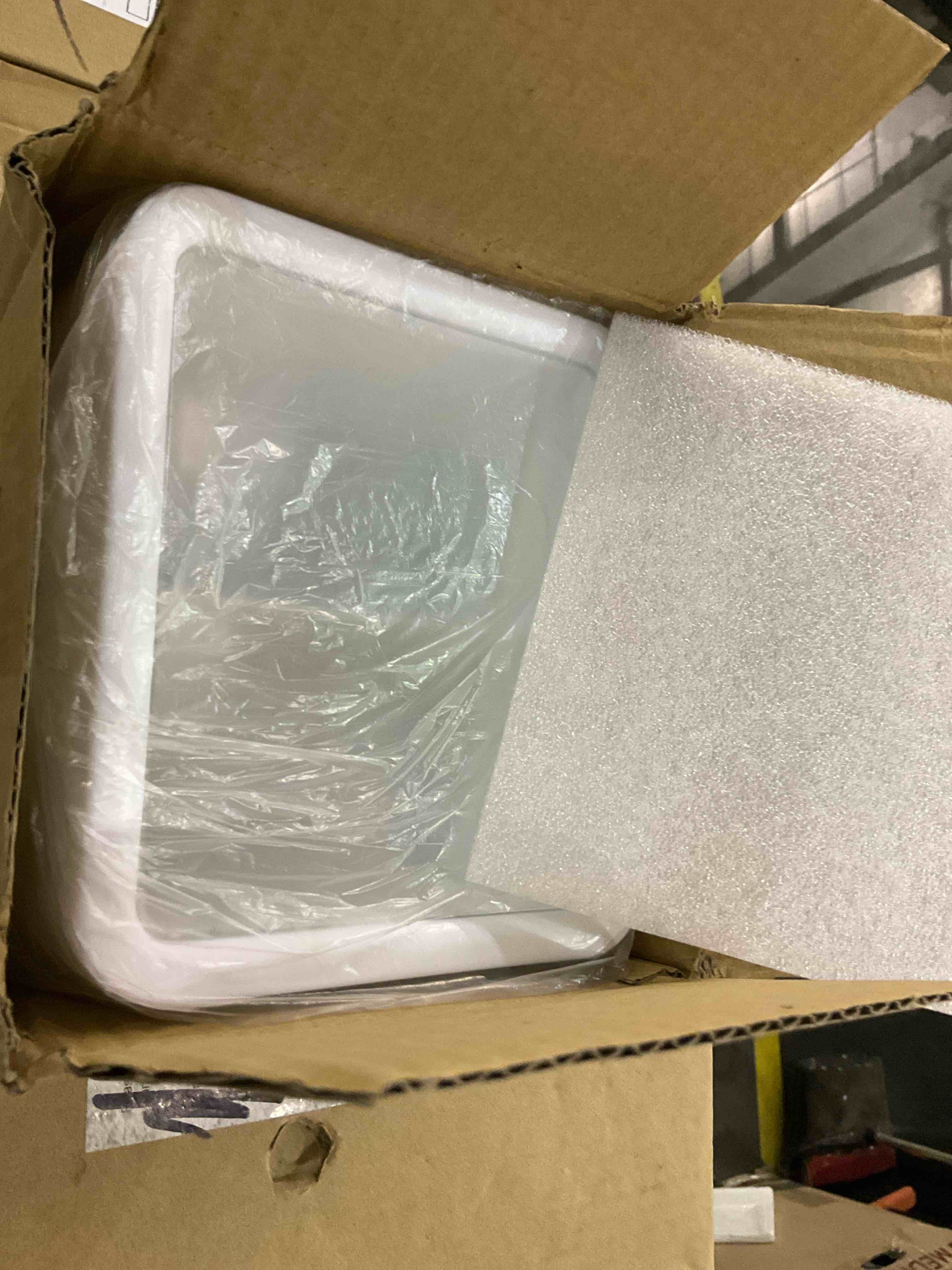 https://s3.amazonaws.com/lotting-images-prod/BargainHunt/EXS01221185_1710938039970.jpeg