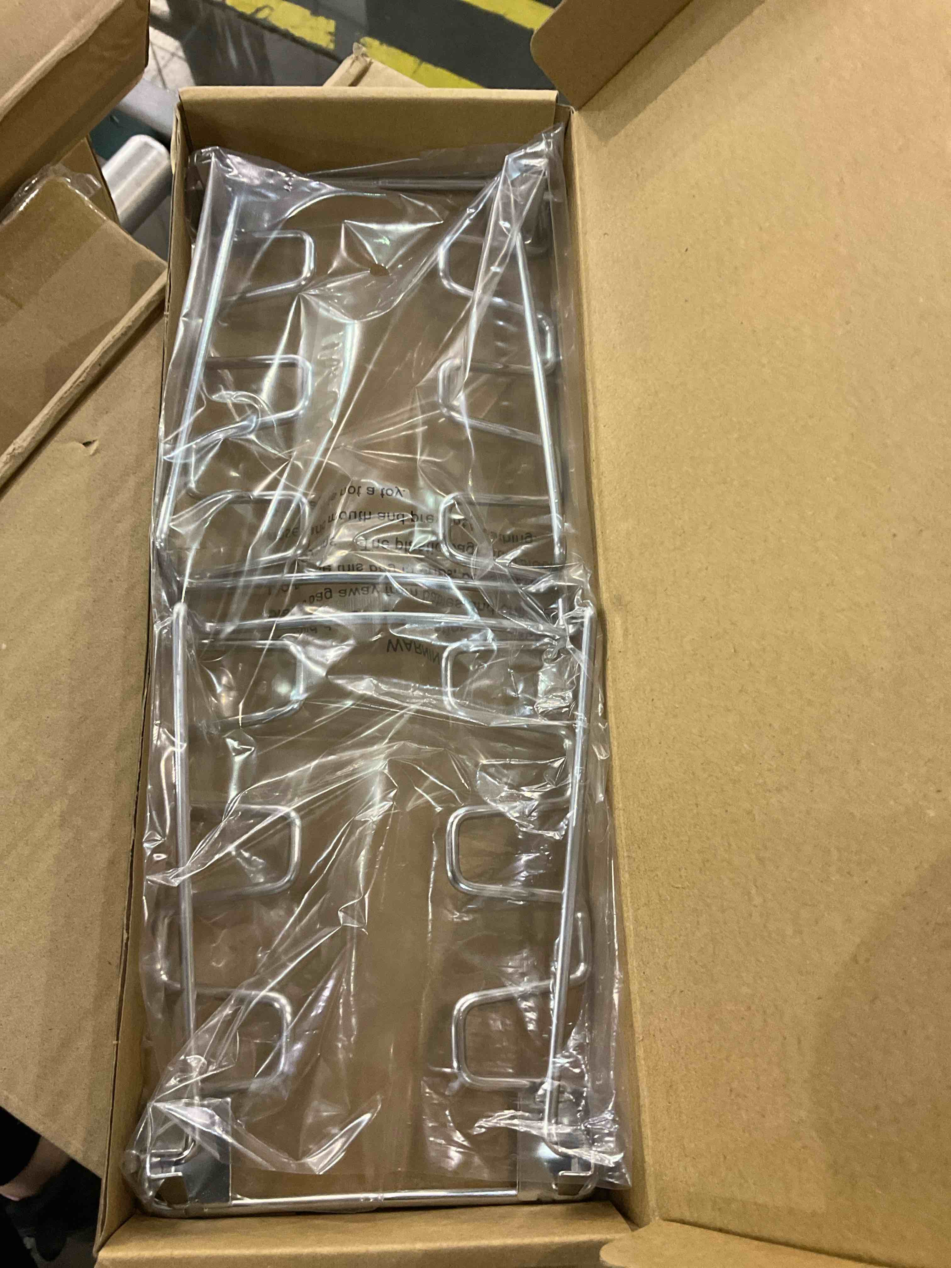 https://s3.amazonaws.com/lotting-images-prod/BargainHunt/EXS01221187_1710937838971.jpeg