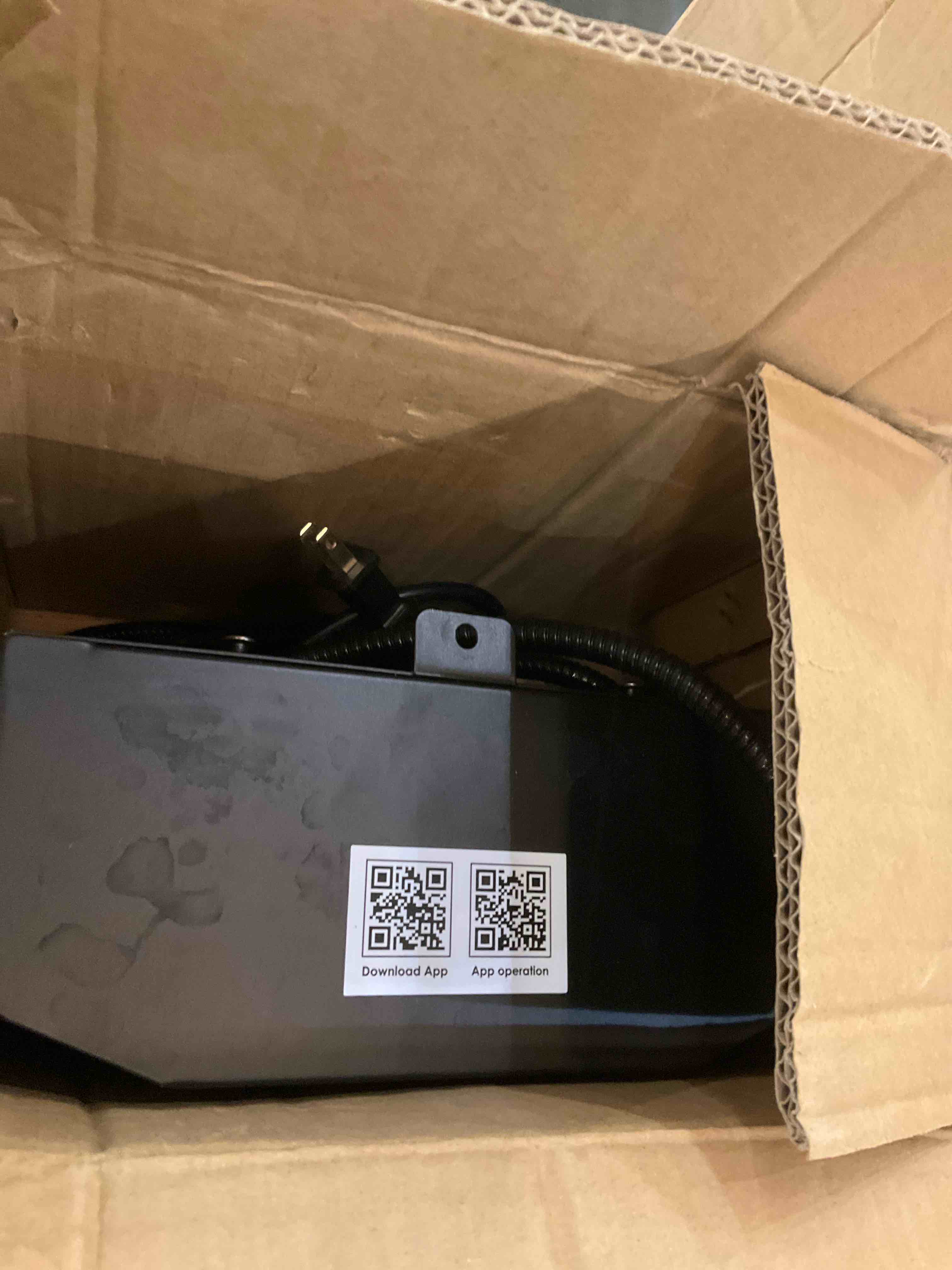 https://s3.amazonaws.com/lotting-images-prod/BargainHunt/EXS01221261_1710949860418.jpeg