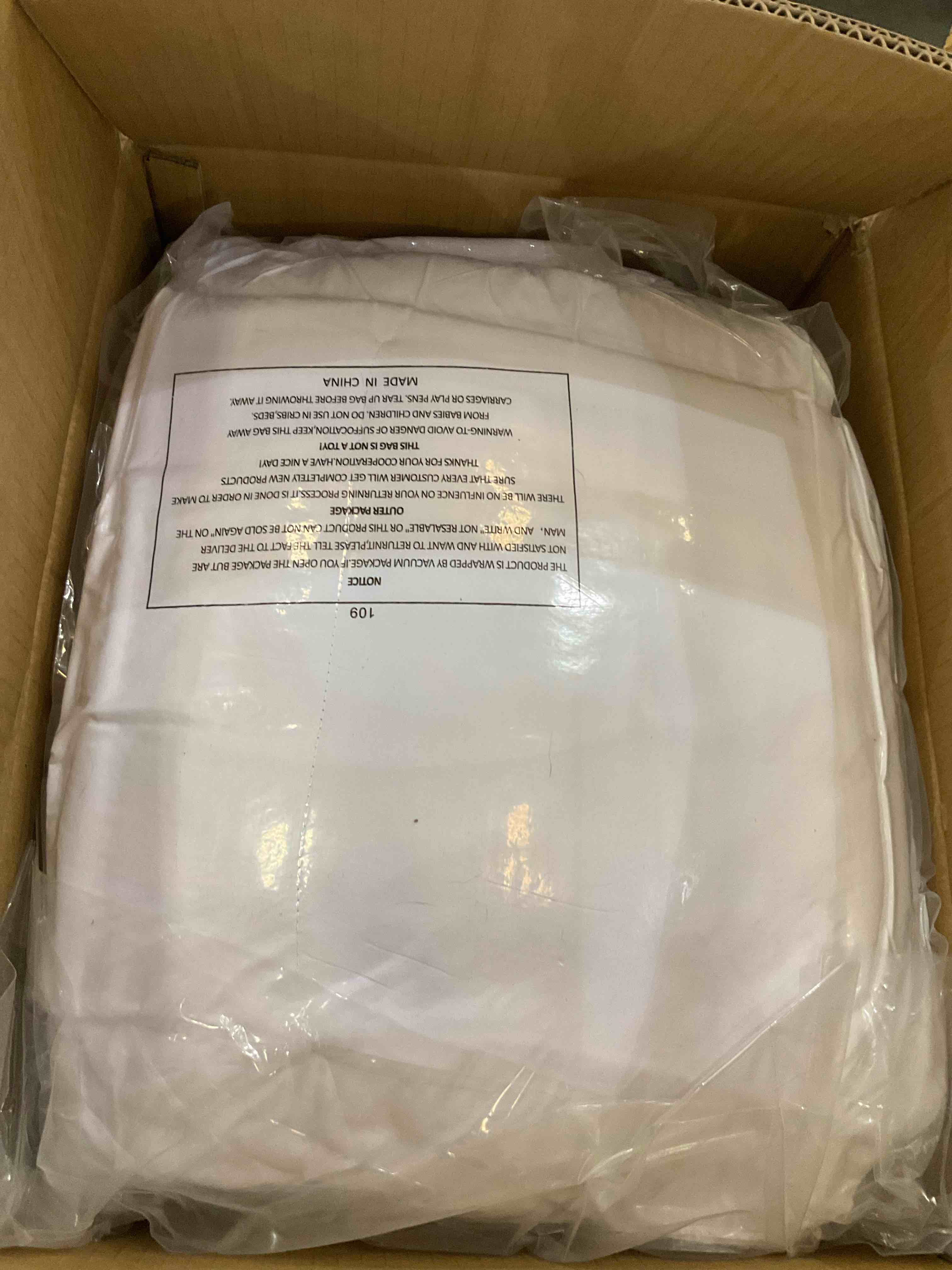 https://s3.amazonaws.com/lotting-images-prod/BargainHunt/EXS01221263_1710949884022.jpeg