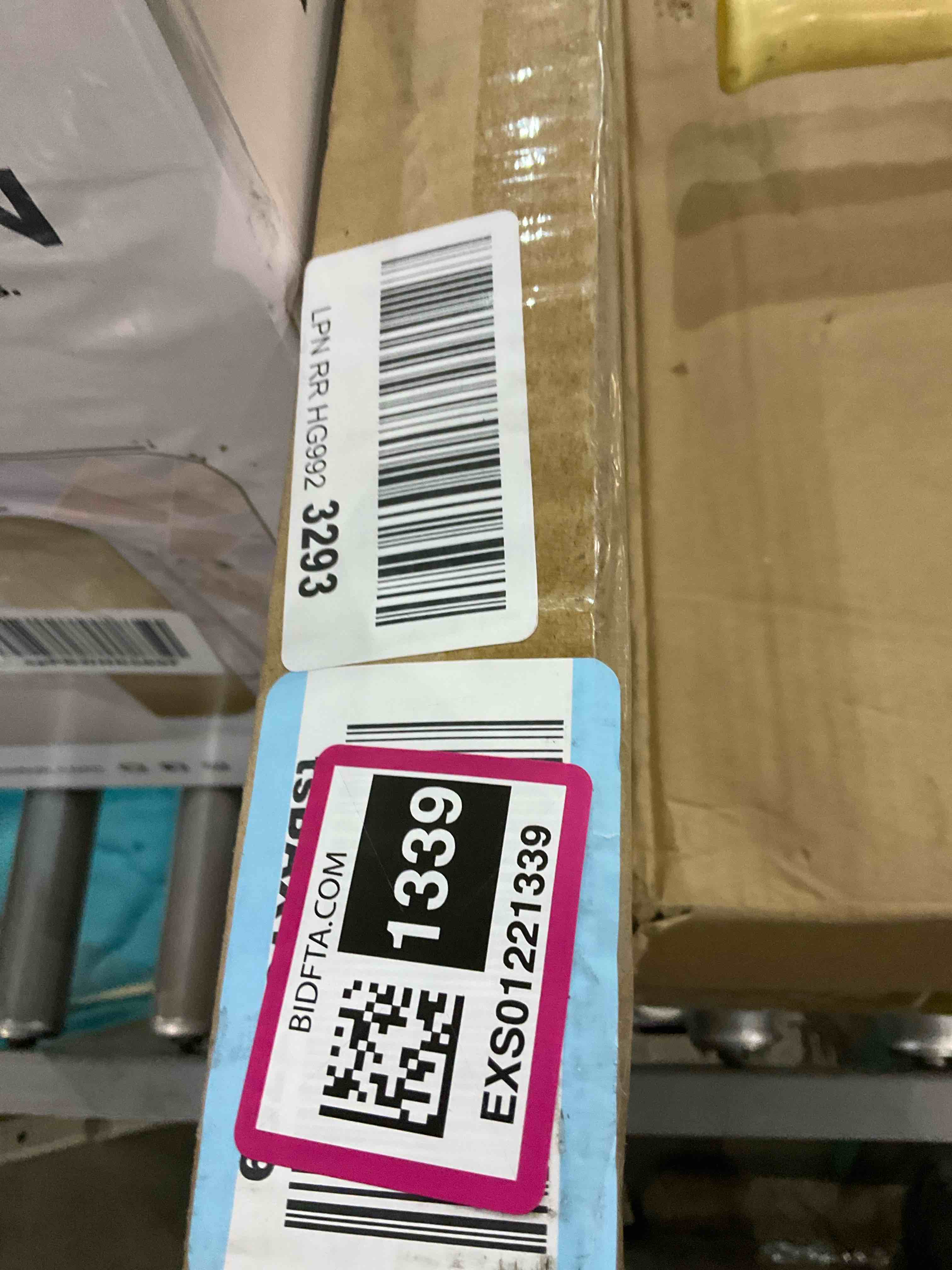 https://s3.amazonaws.com/lotting-images-prod/BargainHunt/EXS01221339_1711367863468.jpeg