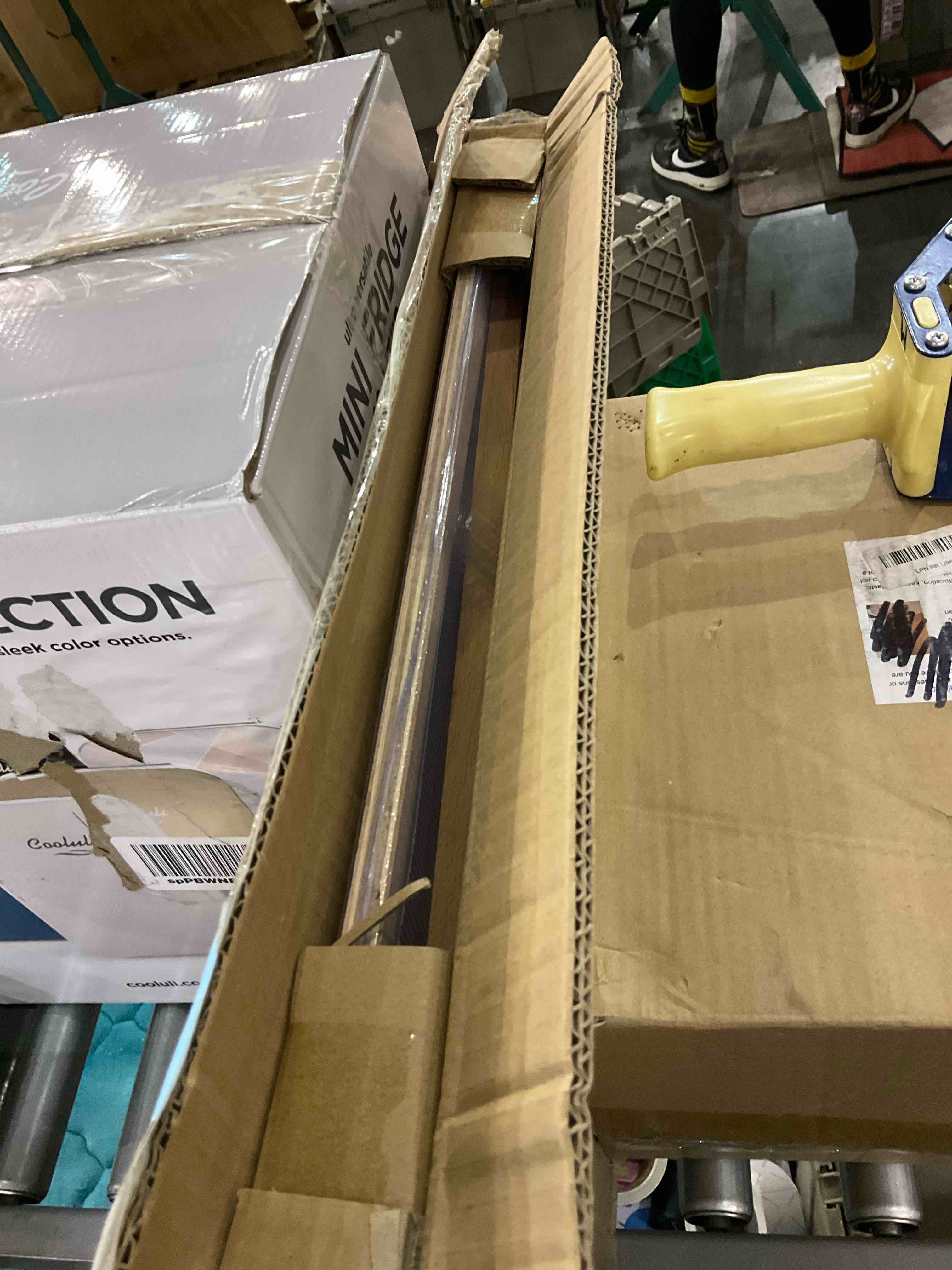 https://s3.amazonaws.com/lotting-images-prod/BargainHunt/EXS01221339_1711367895143.jpeg