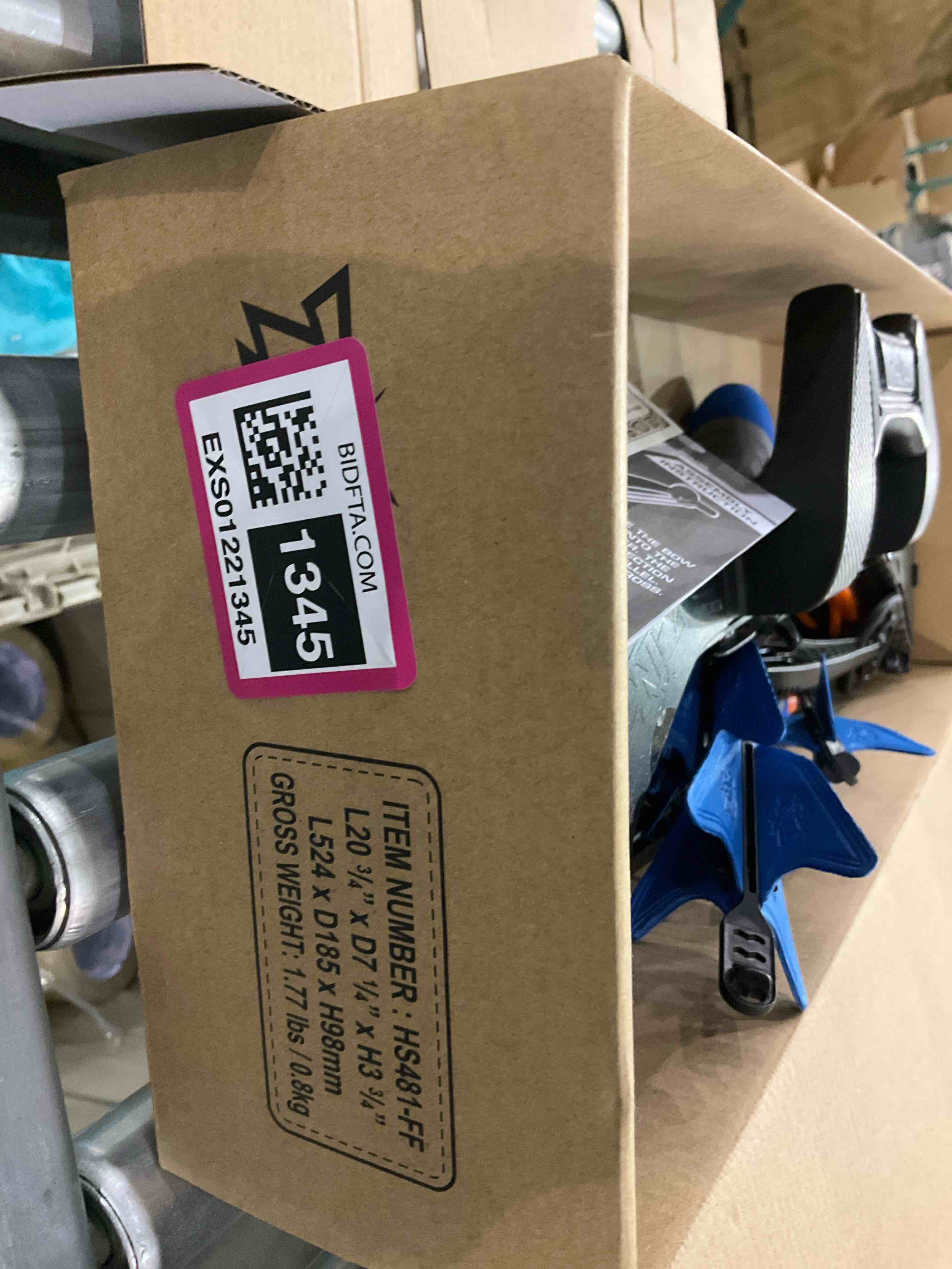https://s3.amazonaws.com/lotting-images-prod/BargainHunt/EXS01221345_1711368728911.jpeg