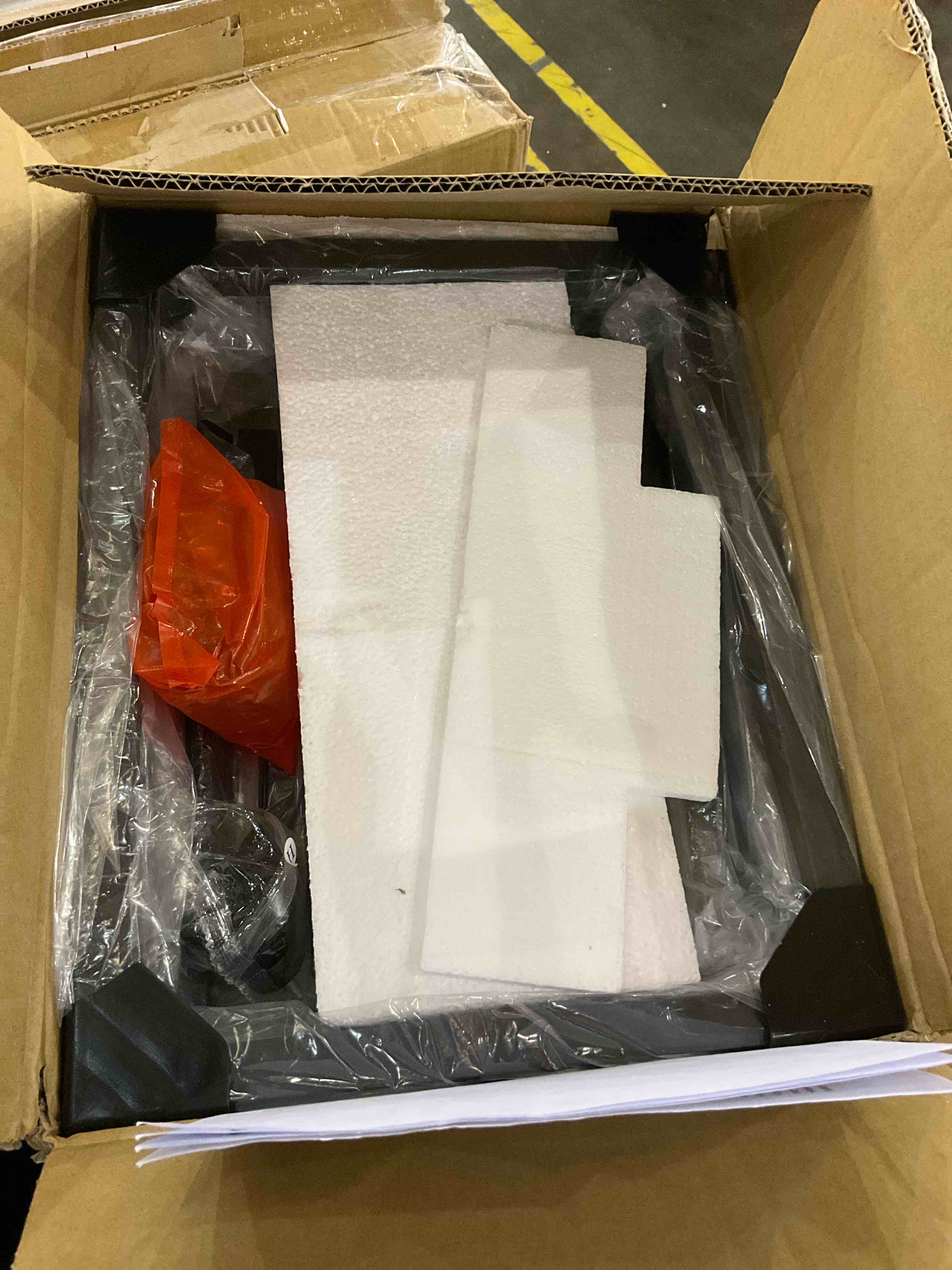 https://s3.amazonaws.com/lotting-images-prod/BargainHunt/EXS01221368_1711374569439.jpeg